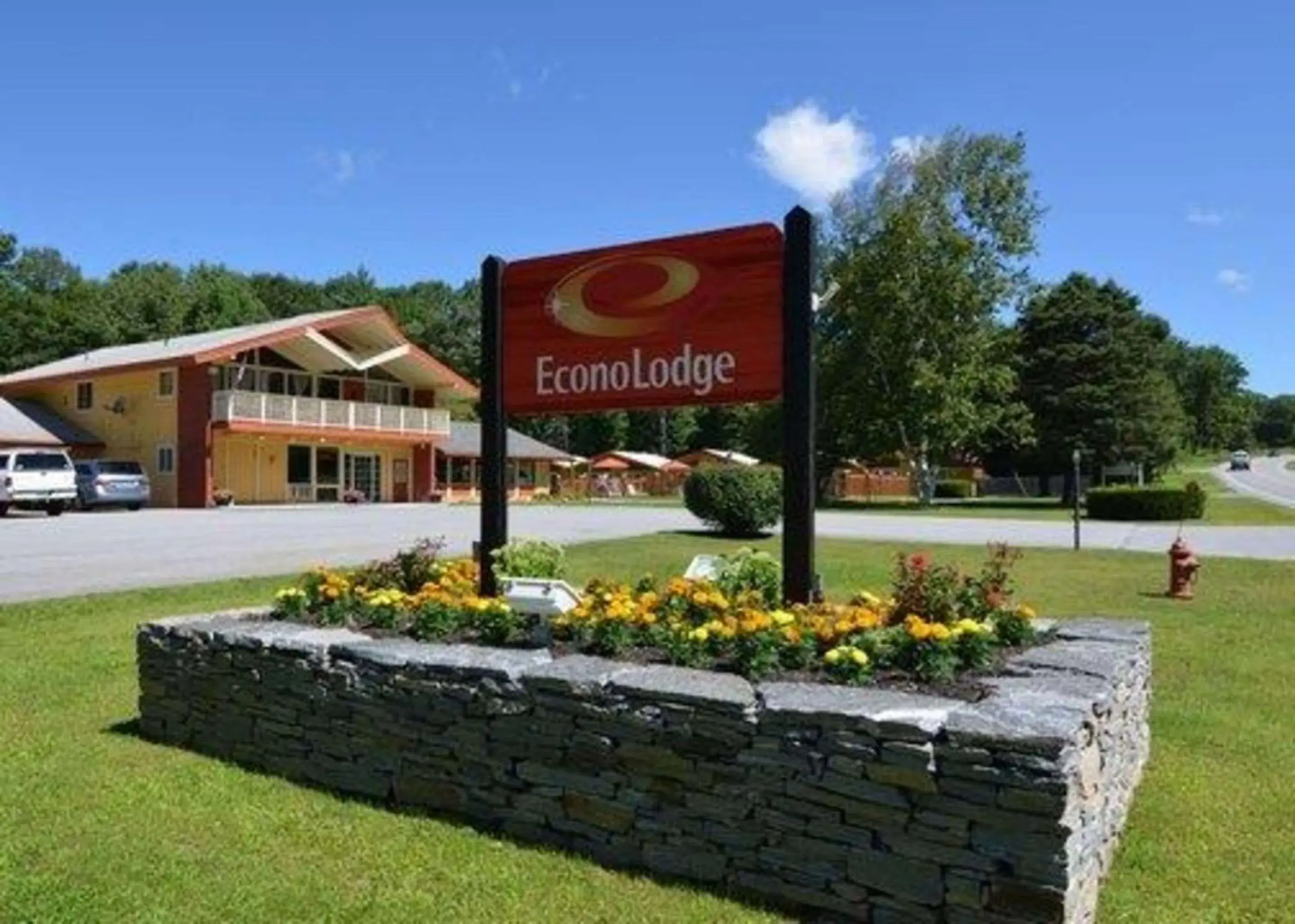 Property Building in Econo Lodge Manchester