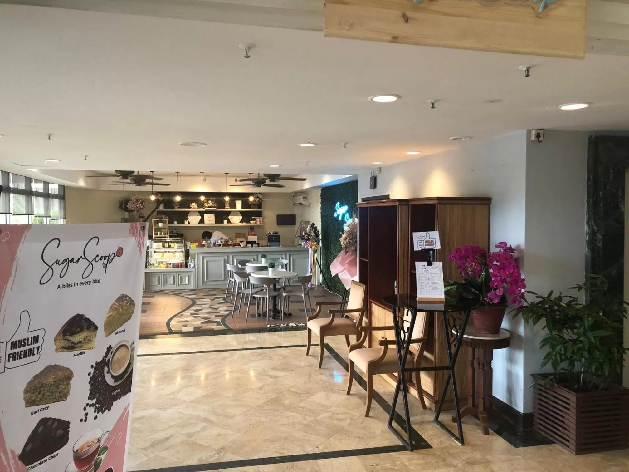 Lounge or bar in Seaview Suite at Rainbow Paradise