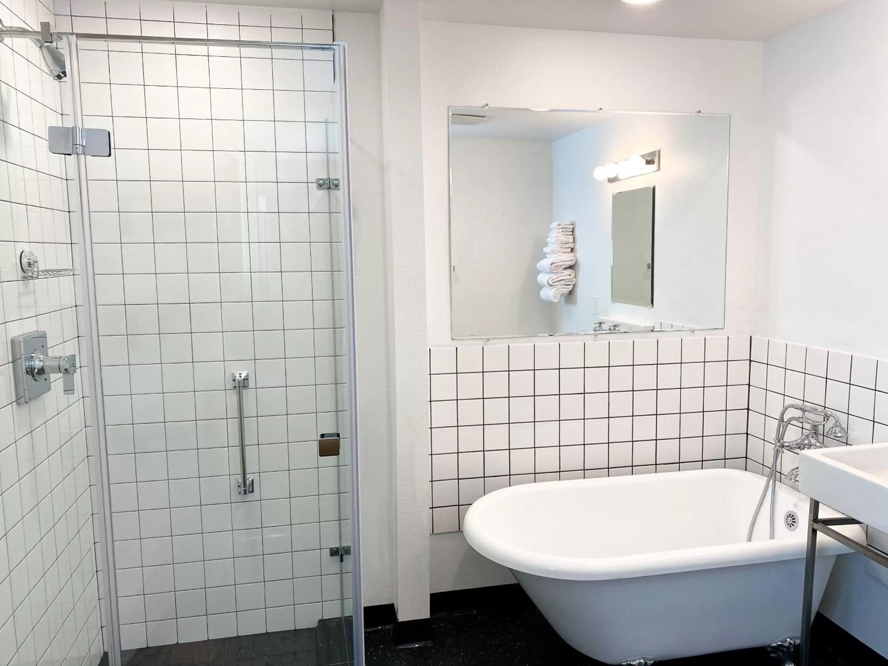 Shower, Bathroom in Hotel Corvallis