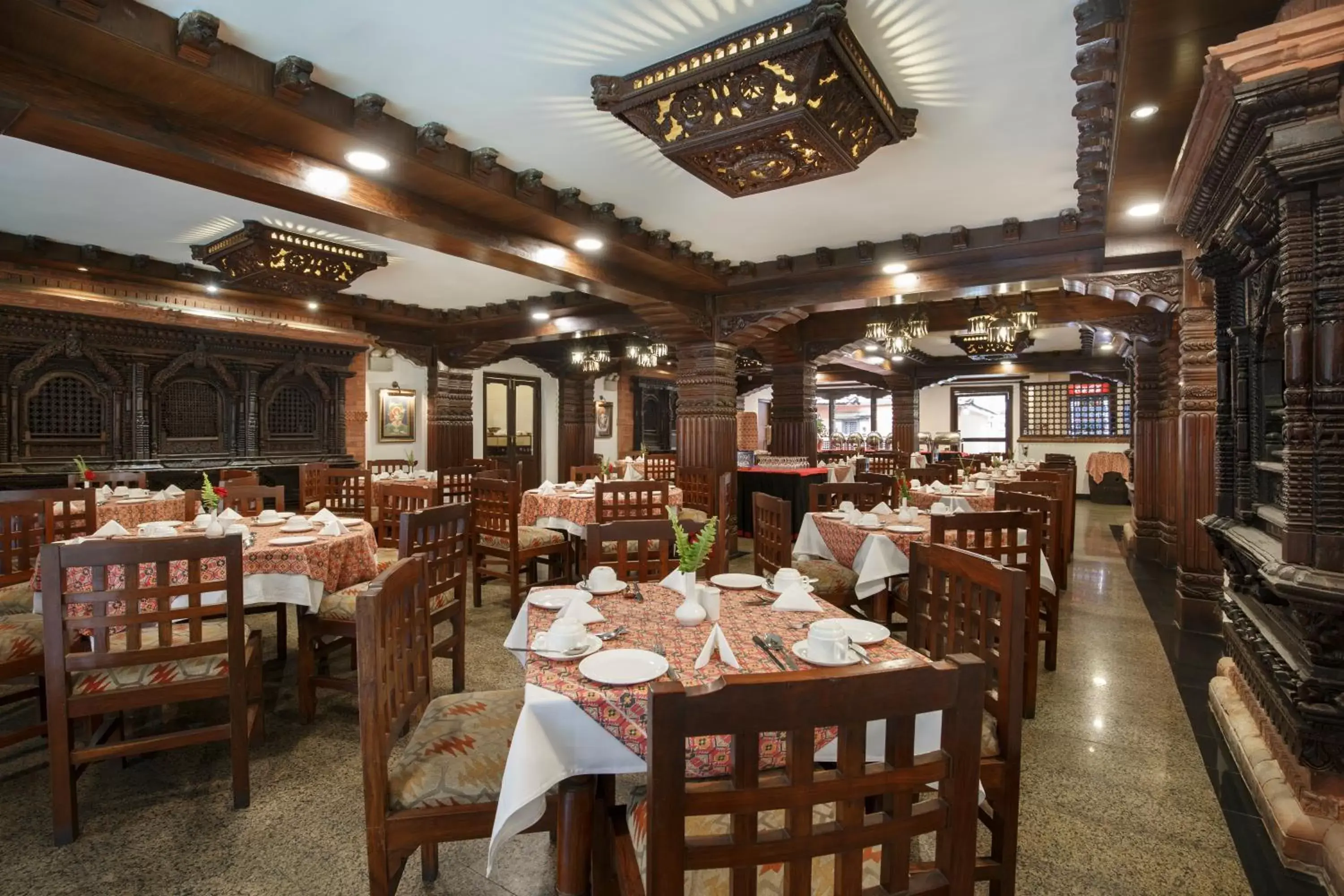 Seating area, Restaurant/Places to Eat in Hotel Manaslu