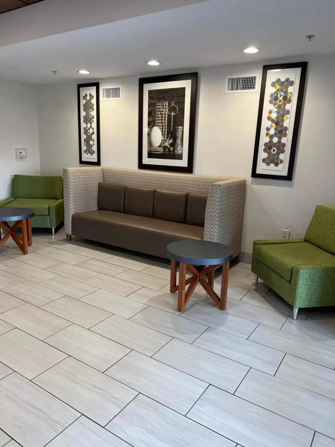 Seating Area in Holiday Inn Express & Suites Ozona, an IHG Hotel