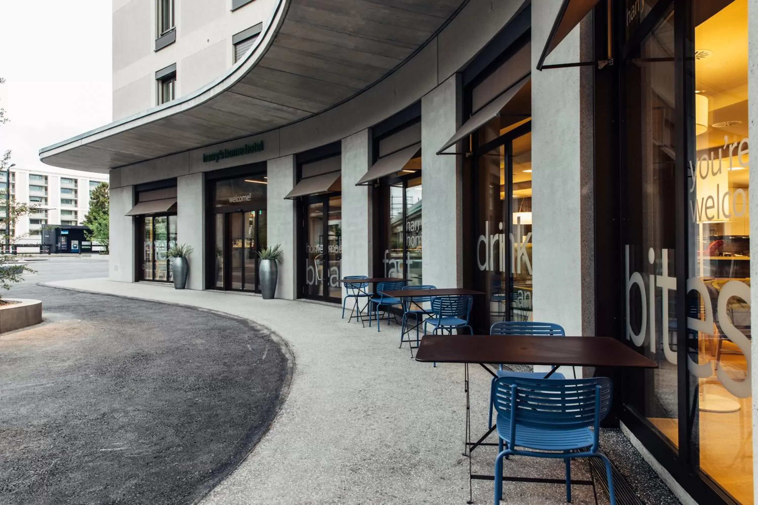 Facade/entrance in harry's home Zürich-Wallisellen