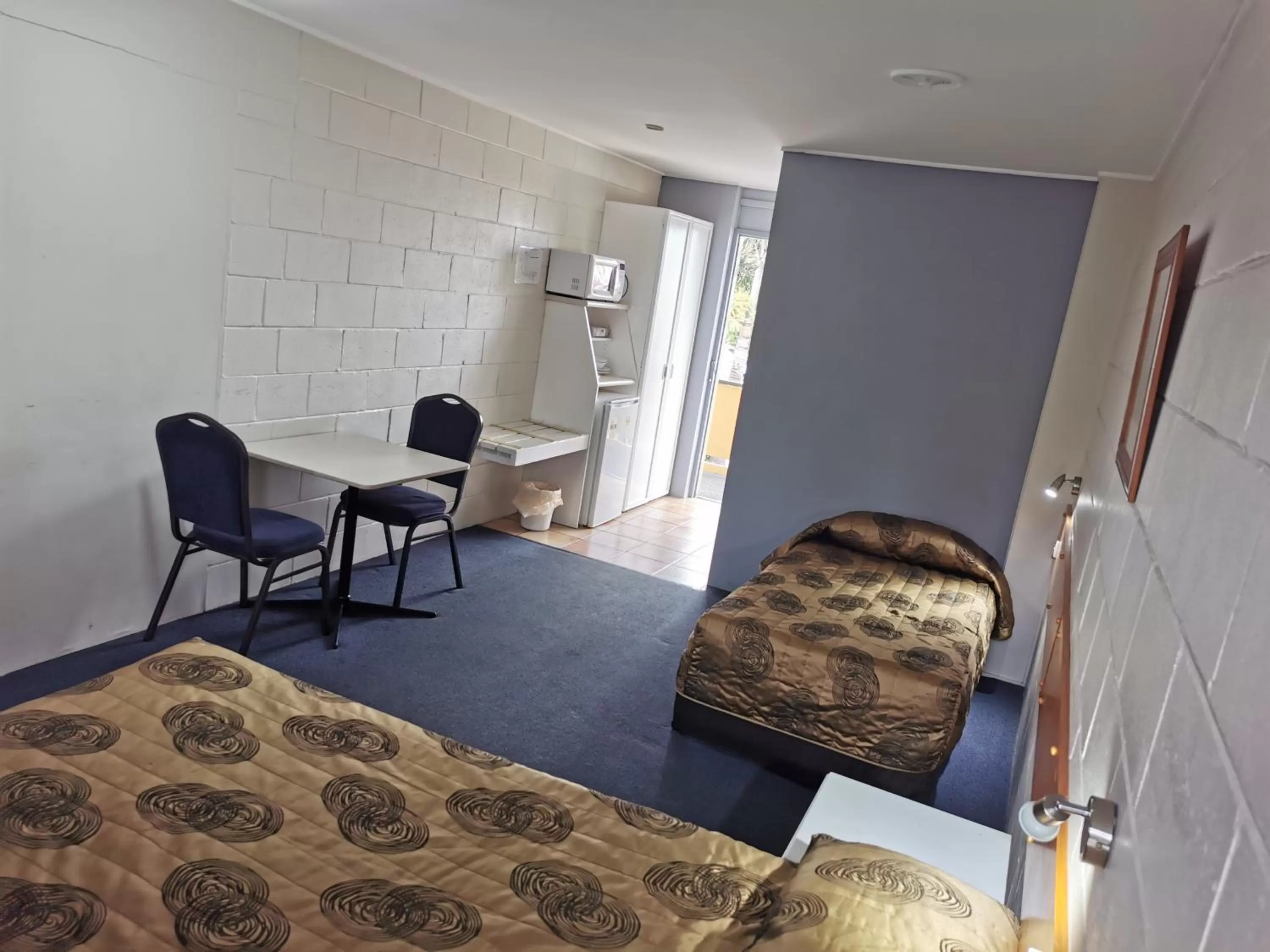 Photo of the whole room, Bed in Central Motel Ipswich