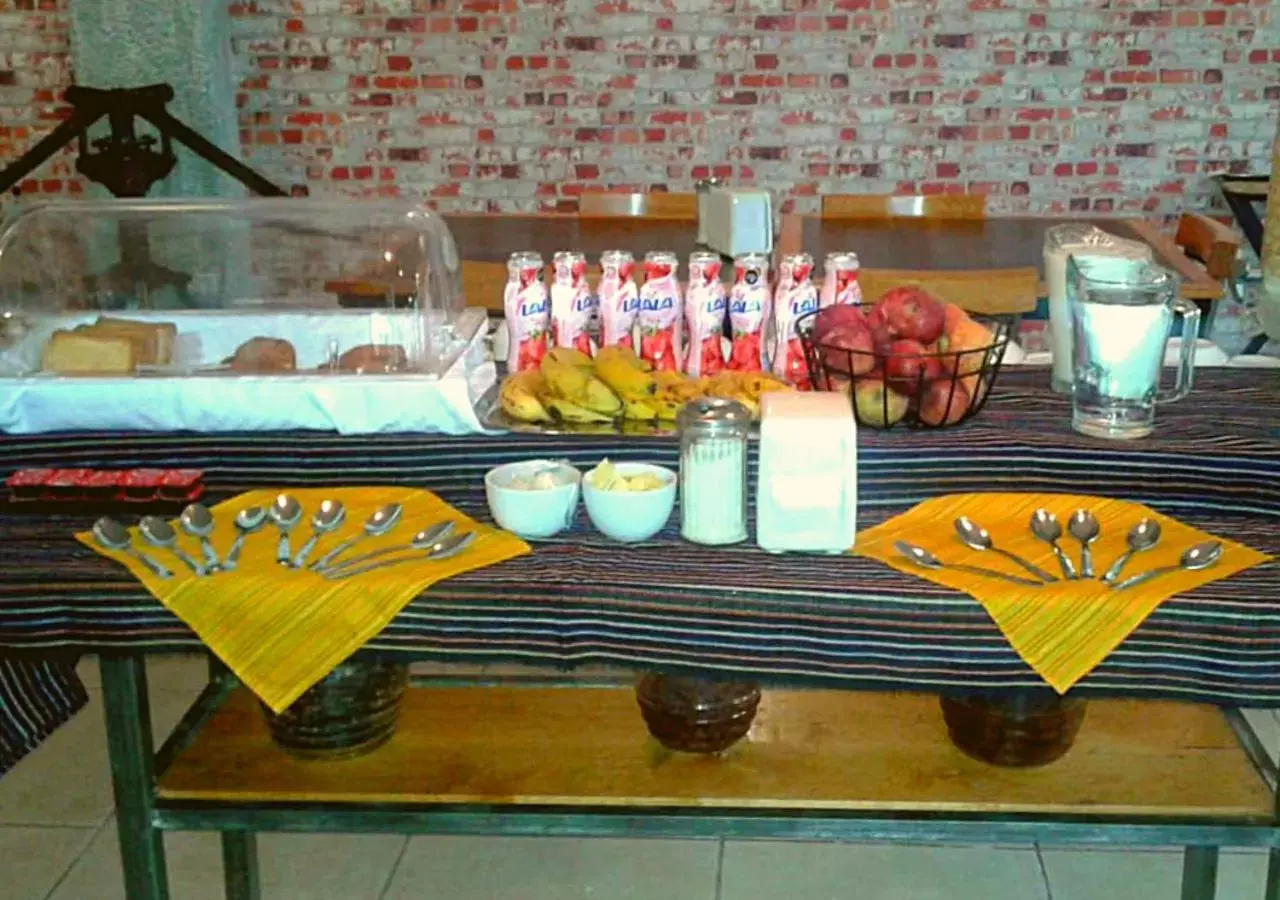 Continental breakfast, Food in Hotel RS Suites