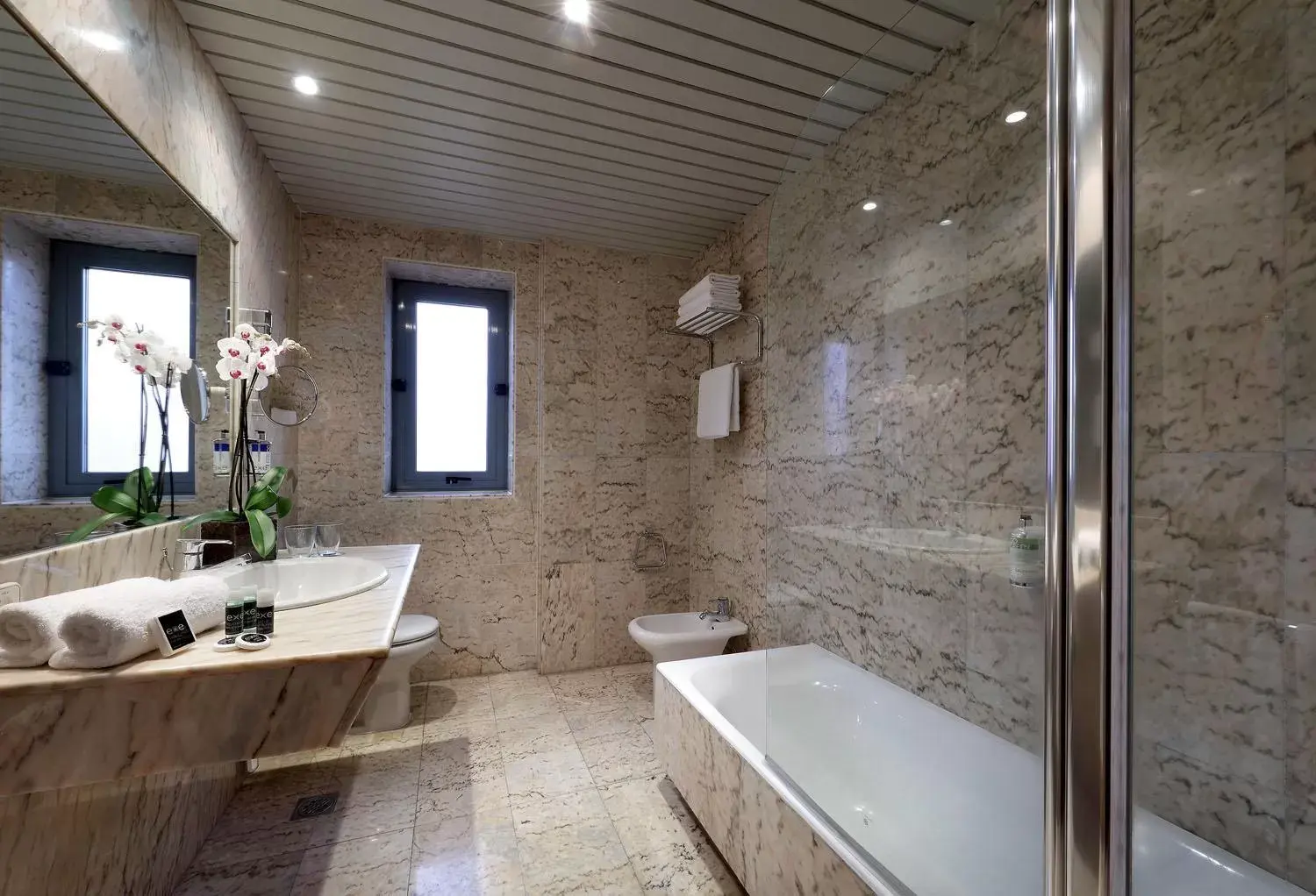 Bathroom in Exe Salamanca