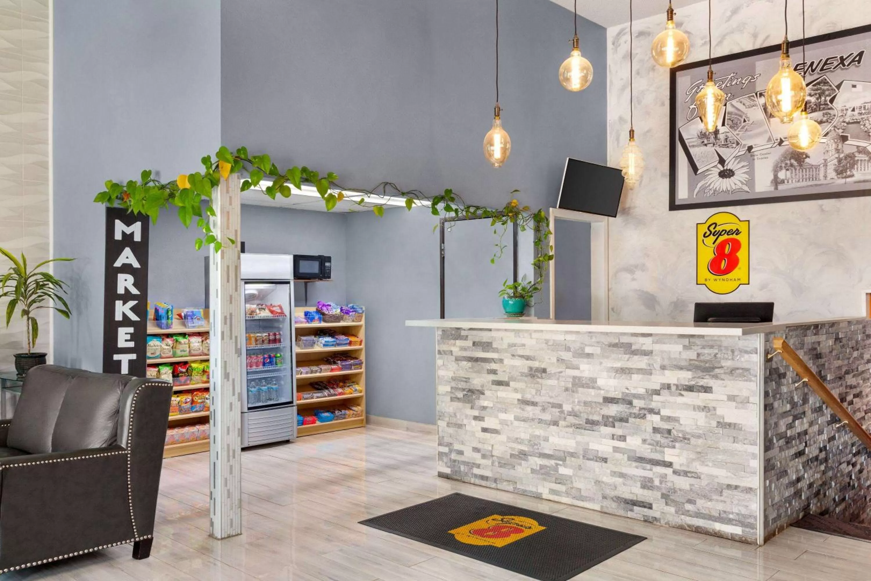 Lobby or reception in Super 8 by Wyndham Lenexa Overland Park Area/Mall Area