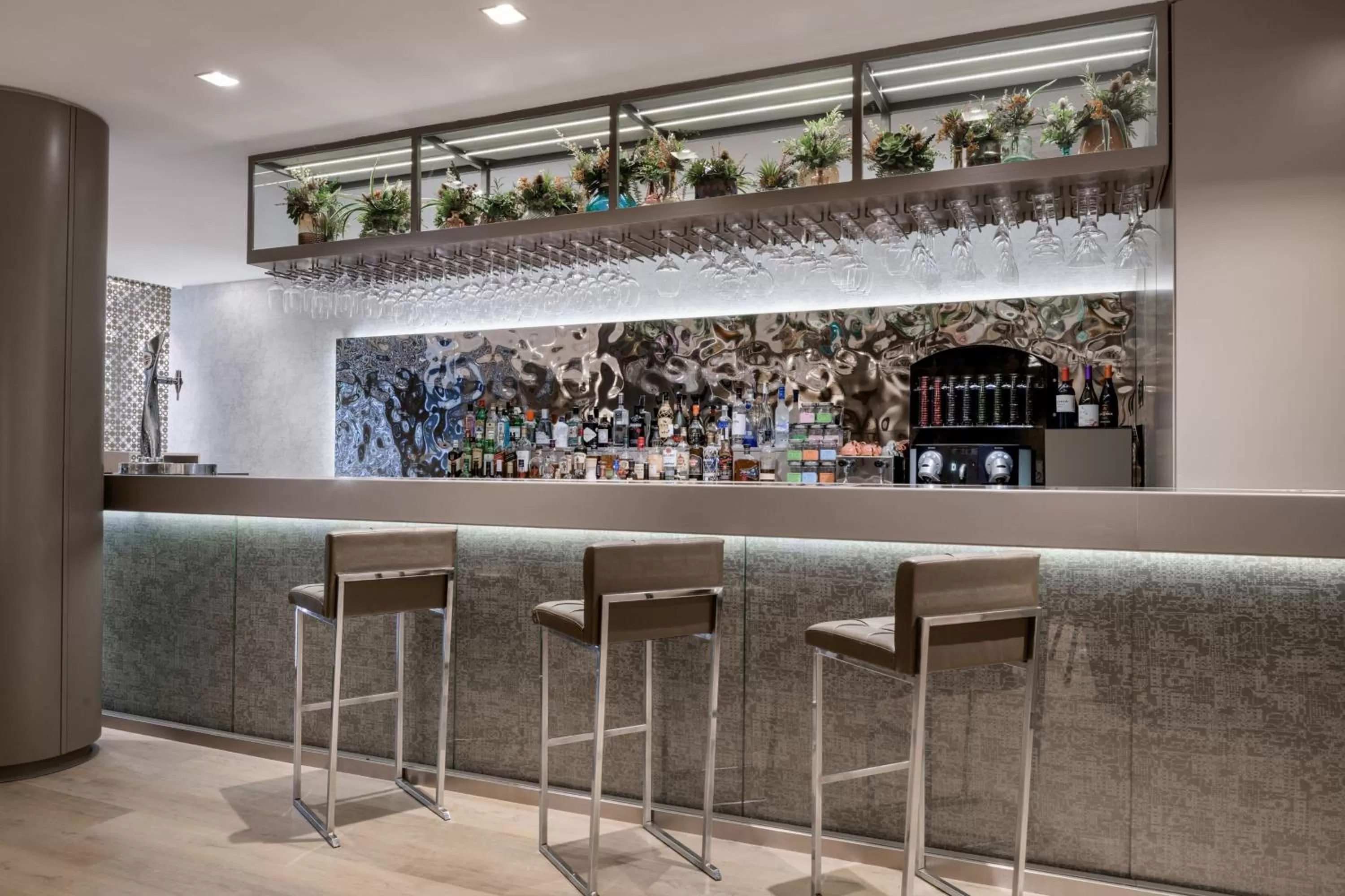 Lounge or bar in SH Colón Valencia