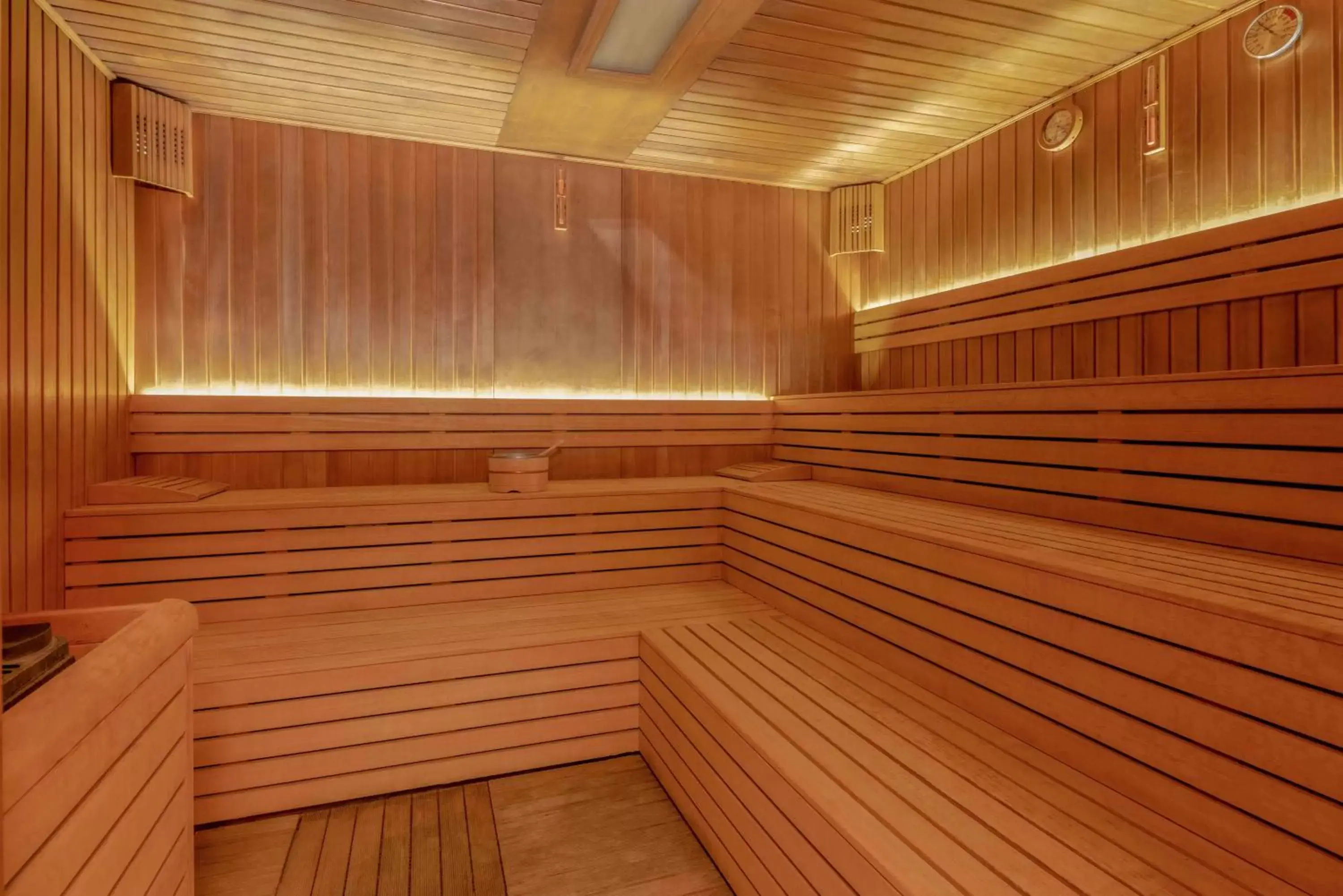 Sauna in Hotel Çelik Palas Convention Center & Thermal SPA