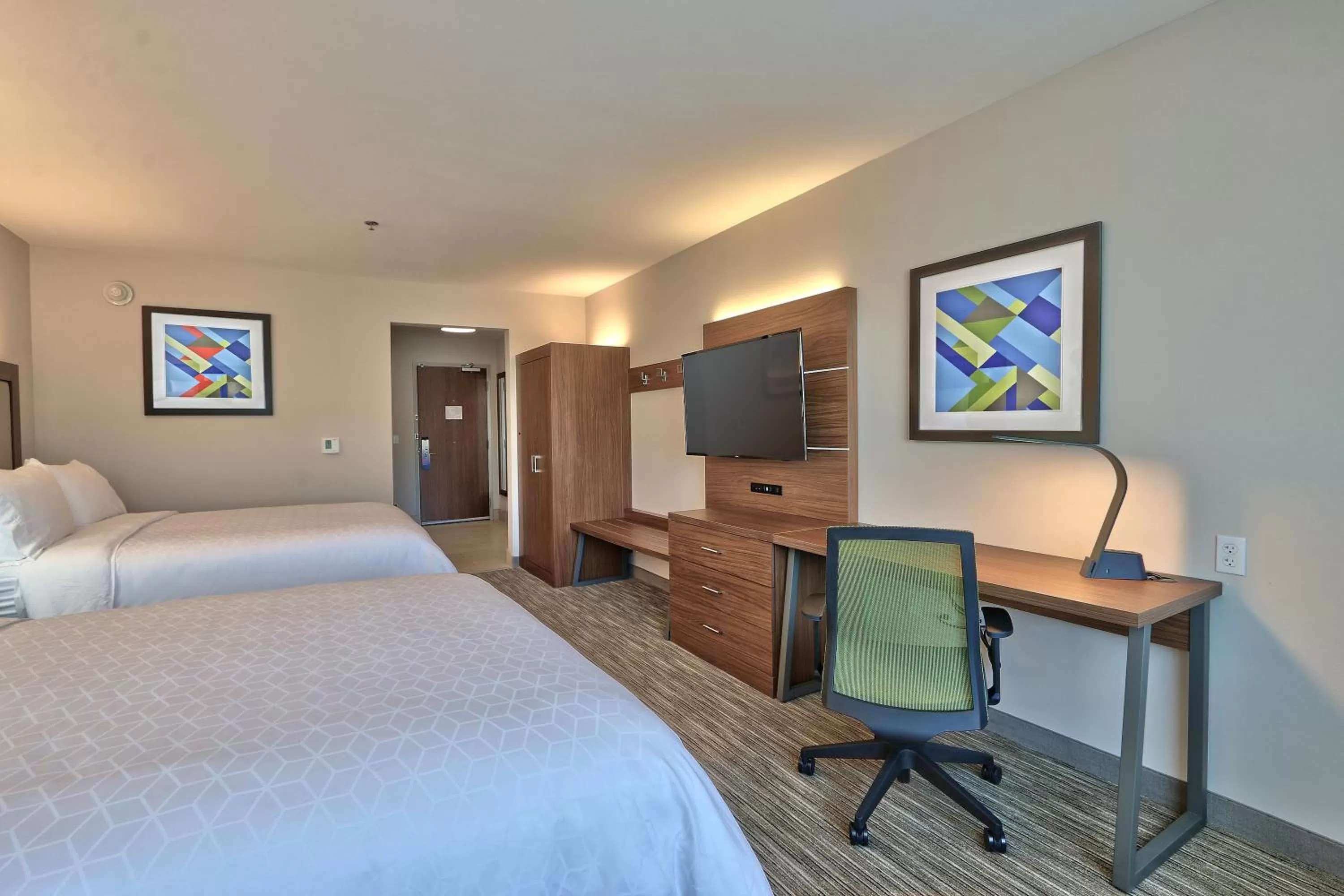 Photo of the whole room, Bed in Holiday Inn Express & Suites - Albuquerque East by IHG