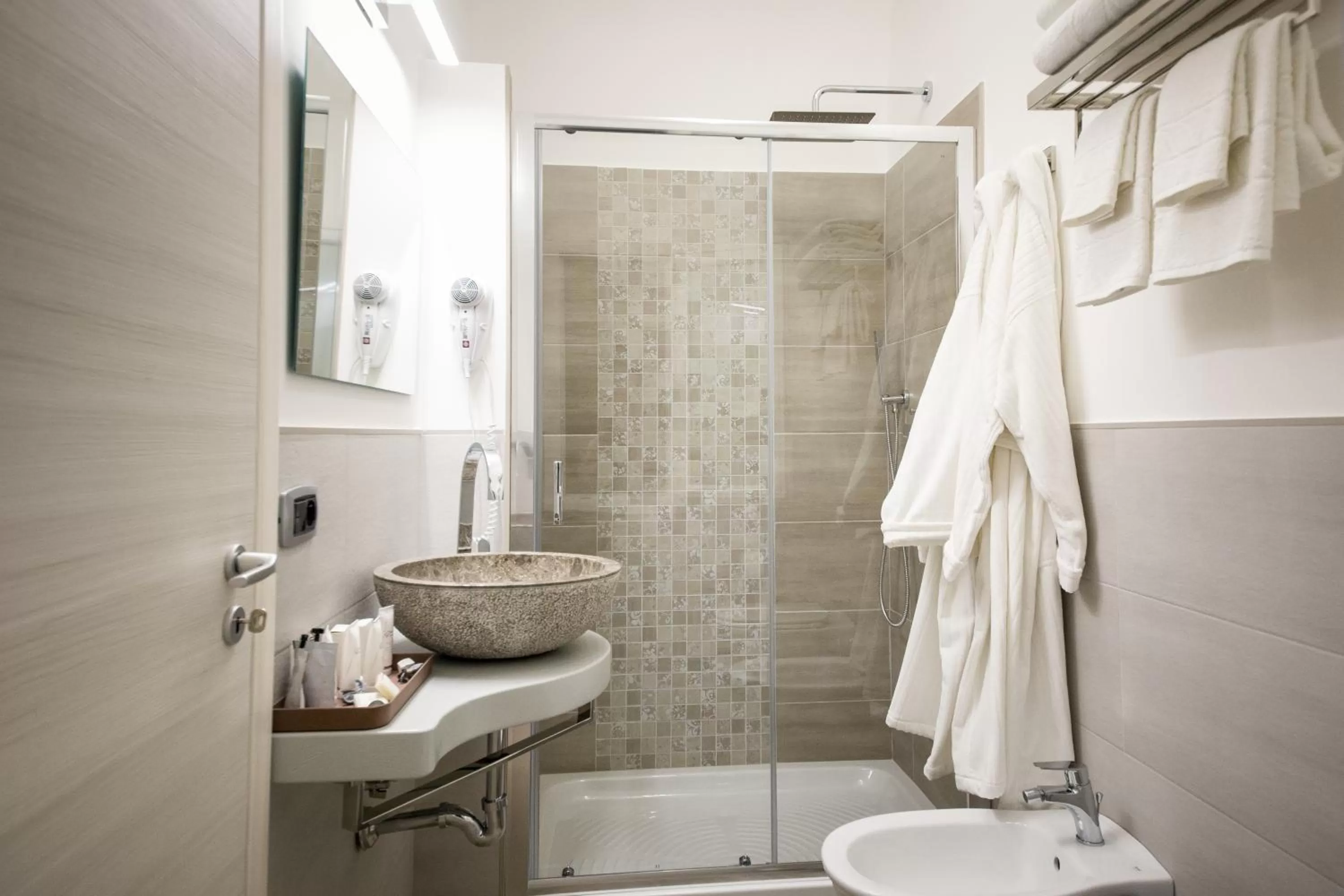 Shower, Bathroom in Aiem B&B