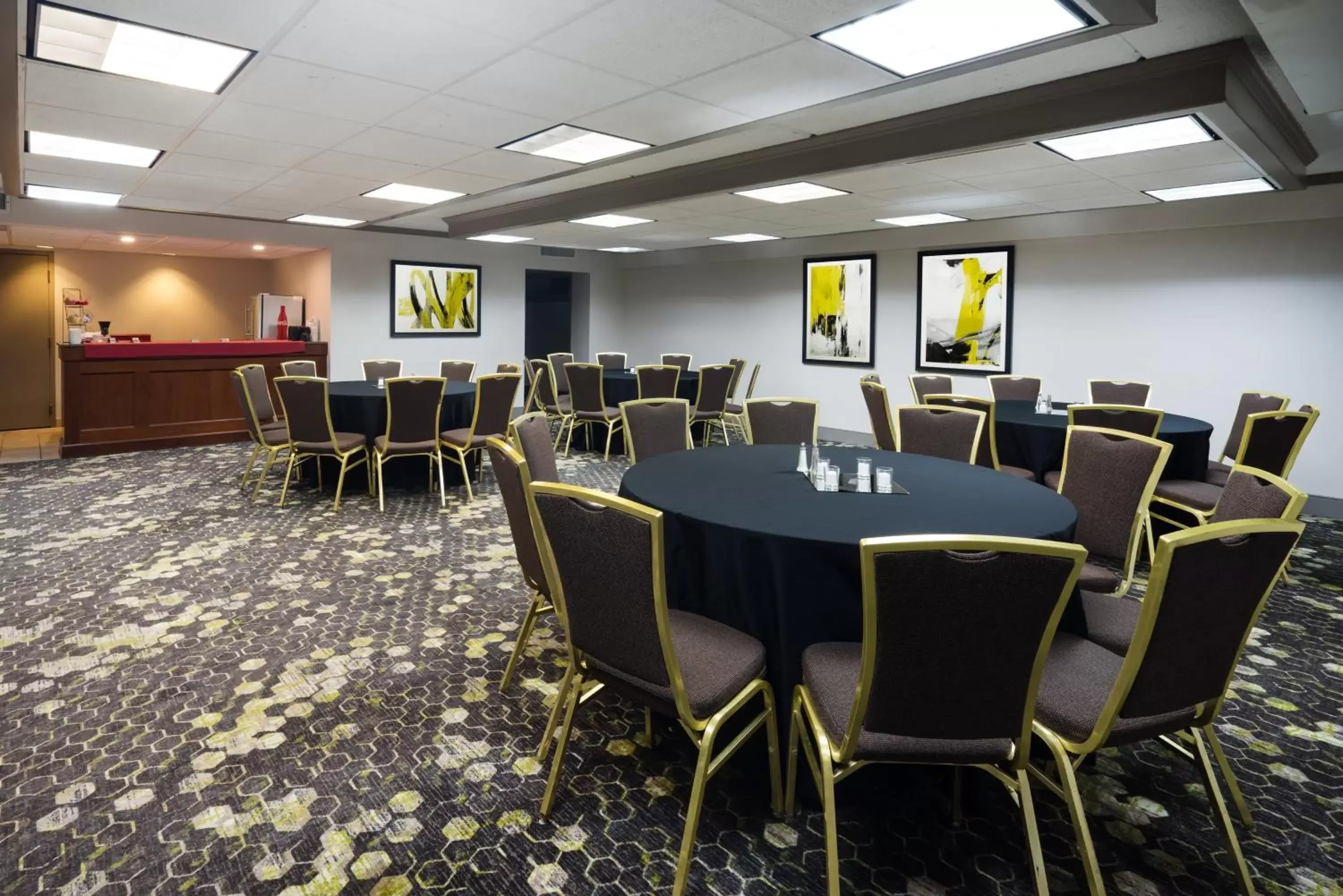 Meeting/conference room in enVision Hotel & Conference Center Mansfield-Foxboro