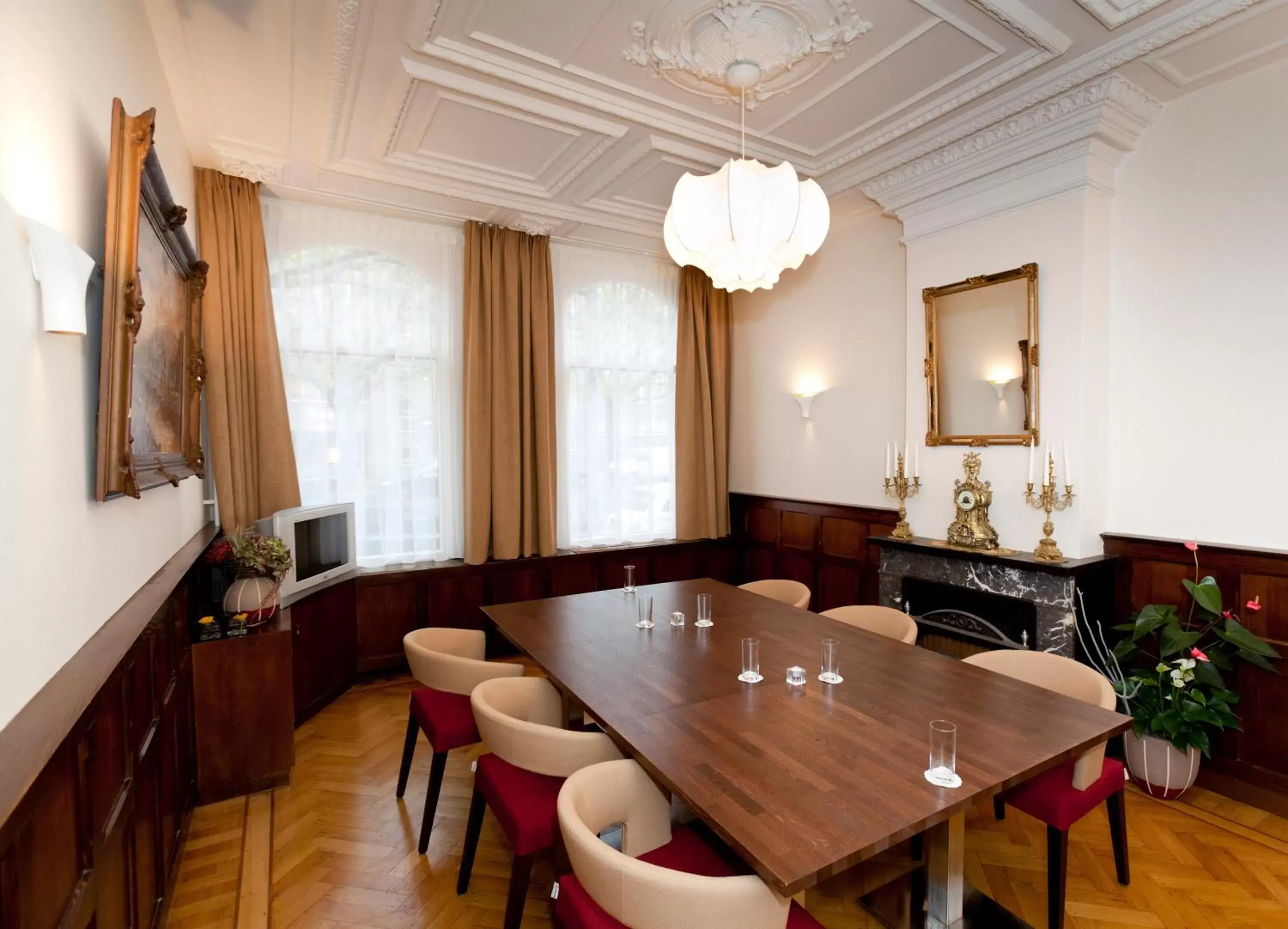 Meeting/conference room, Dining Area in Hotel Van Walsum