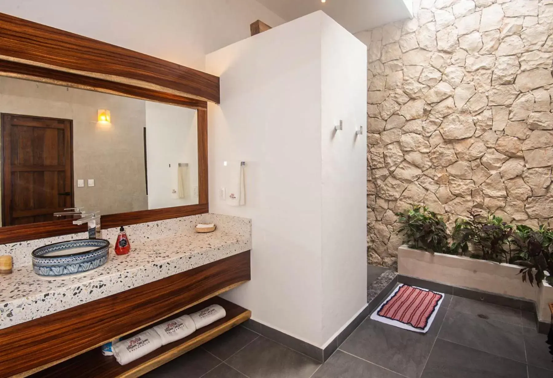 Bathroom in Hotel Posada San Juan