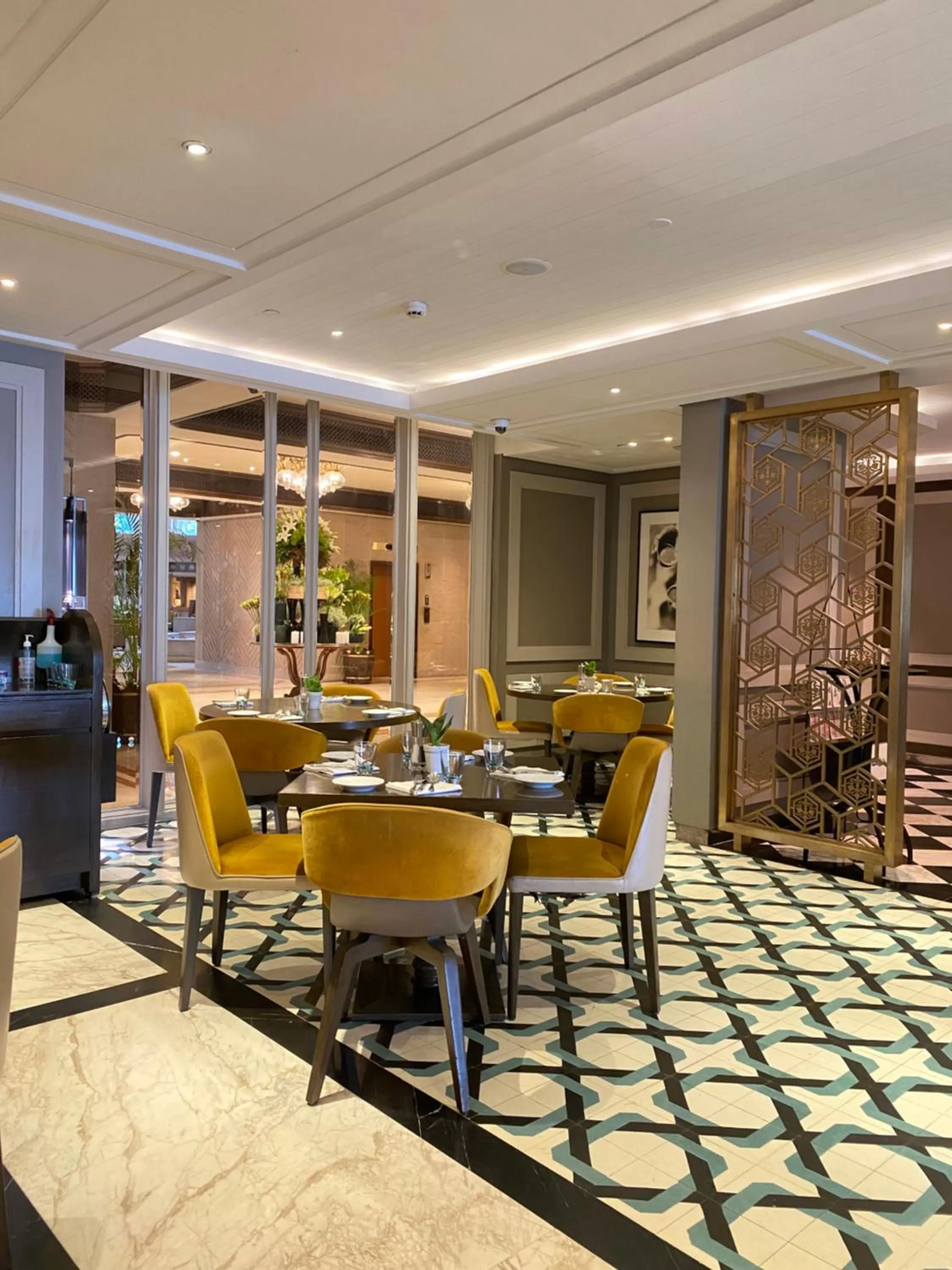 Restaurant/places to eat in Taj Bengal