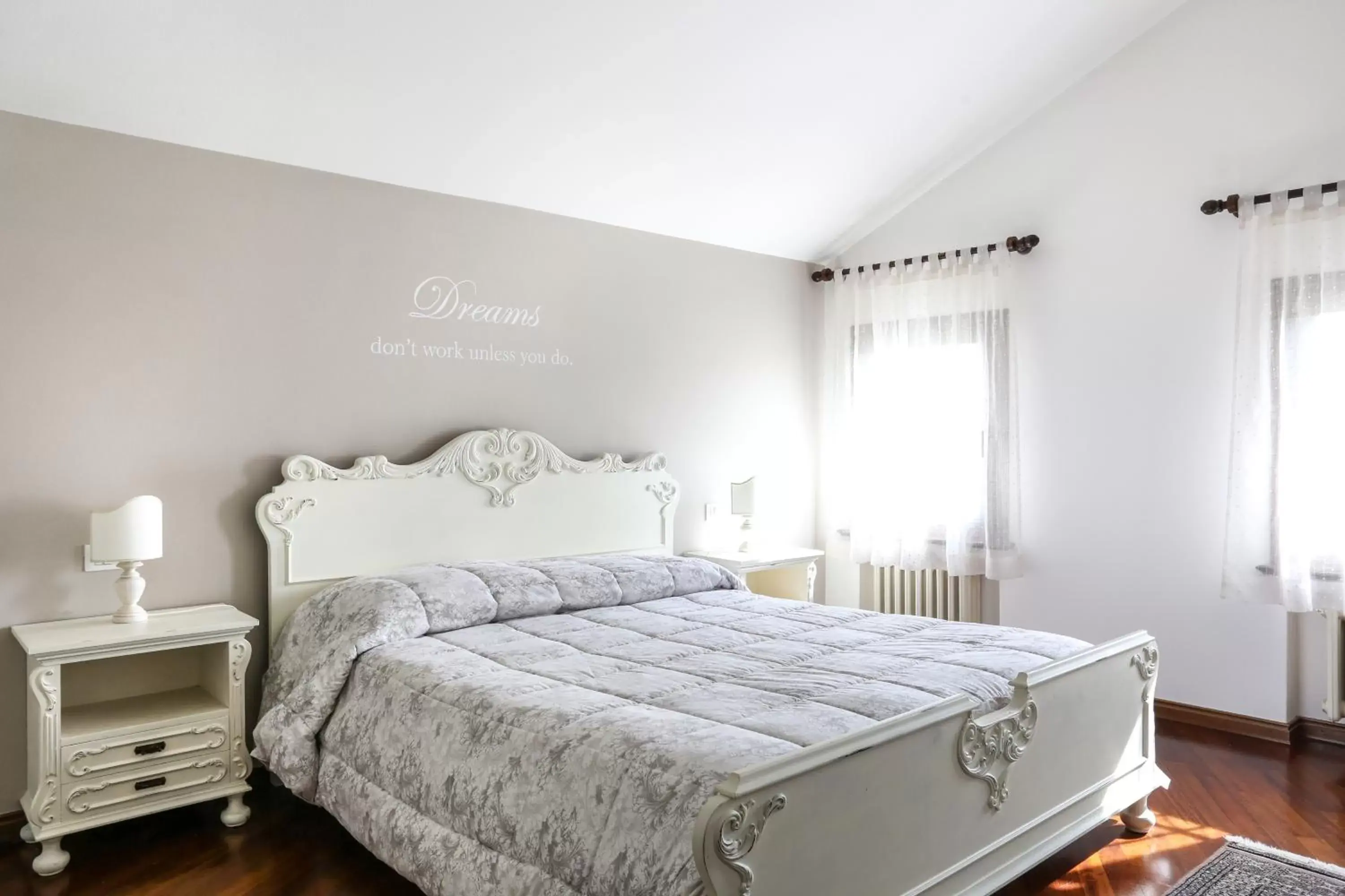Bedroom, Bed in La Dimora di Lara B&B
