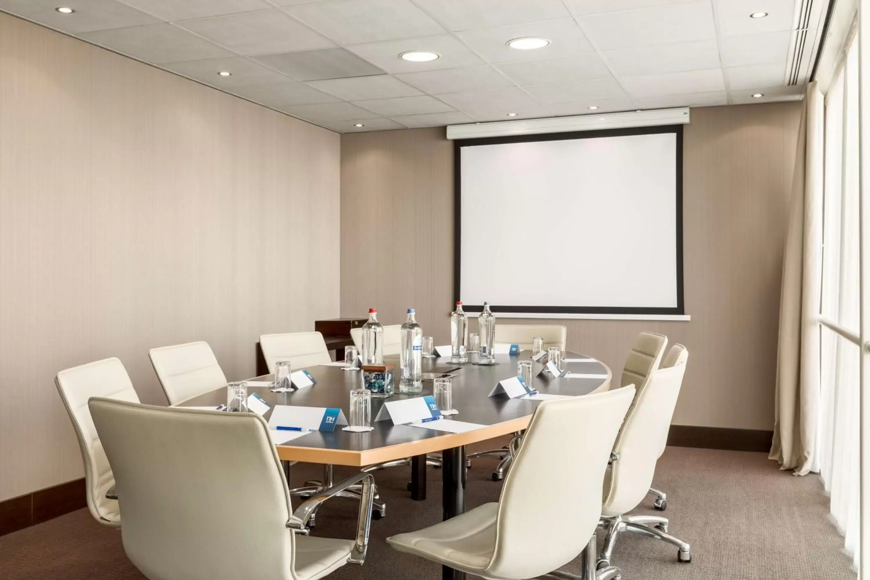 Meeting/conference room in NH Amsterdam Schiphol Airport