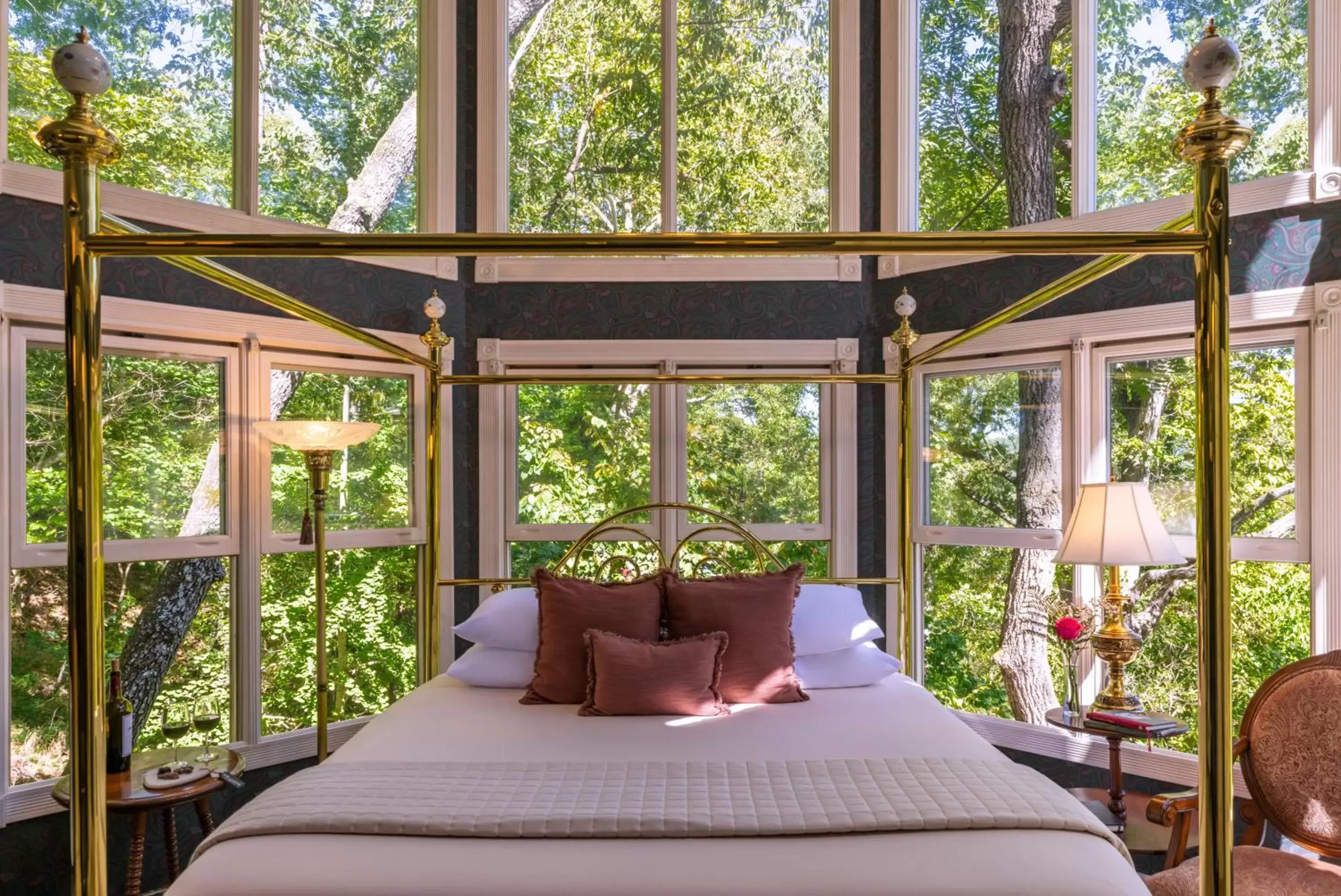 Tree-Top Suite in Arsenic and Old Lace Bed & Breakfast Inn Tree-Top Suite in Arsenic and Old Lace Bed & Breakfast Inn