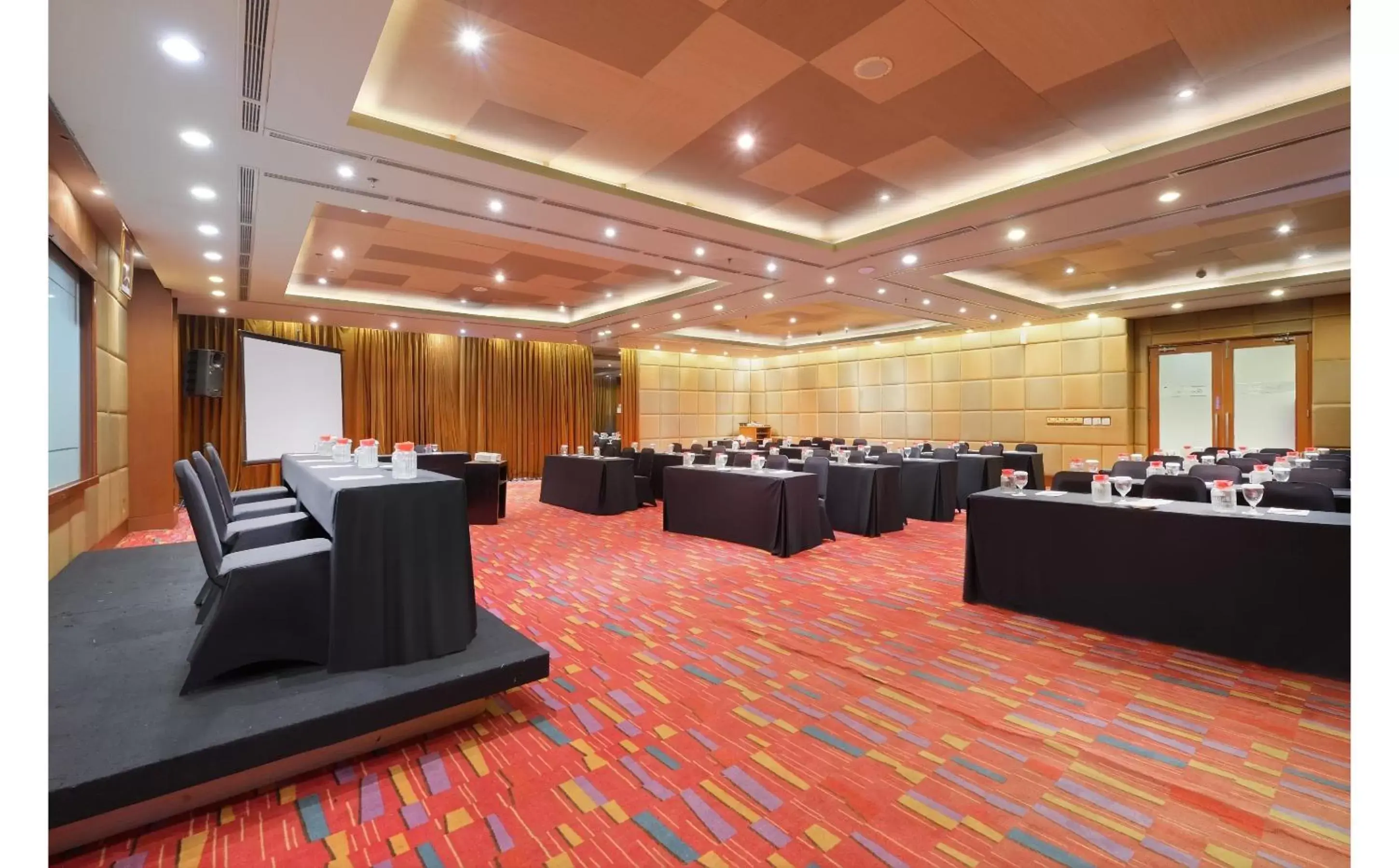 Meeting/conference room in Quest Hotel Simpang Lima - Semarang by ASTON