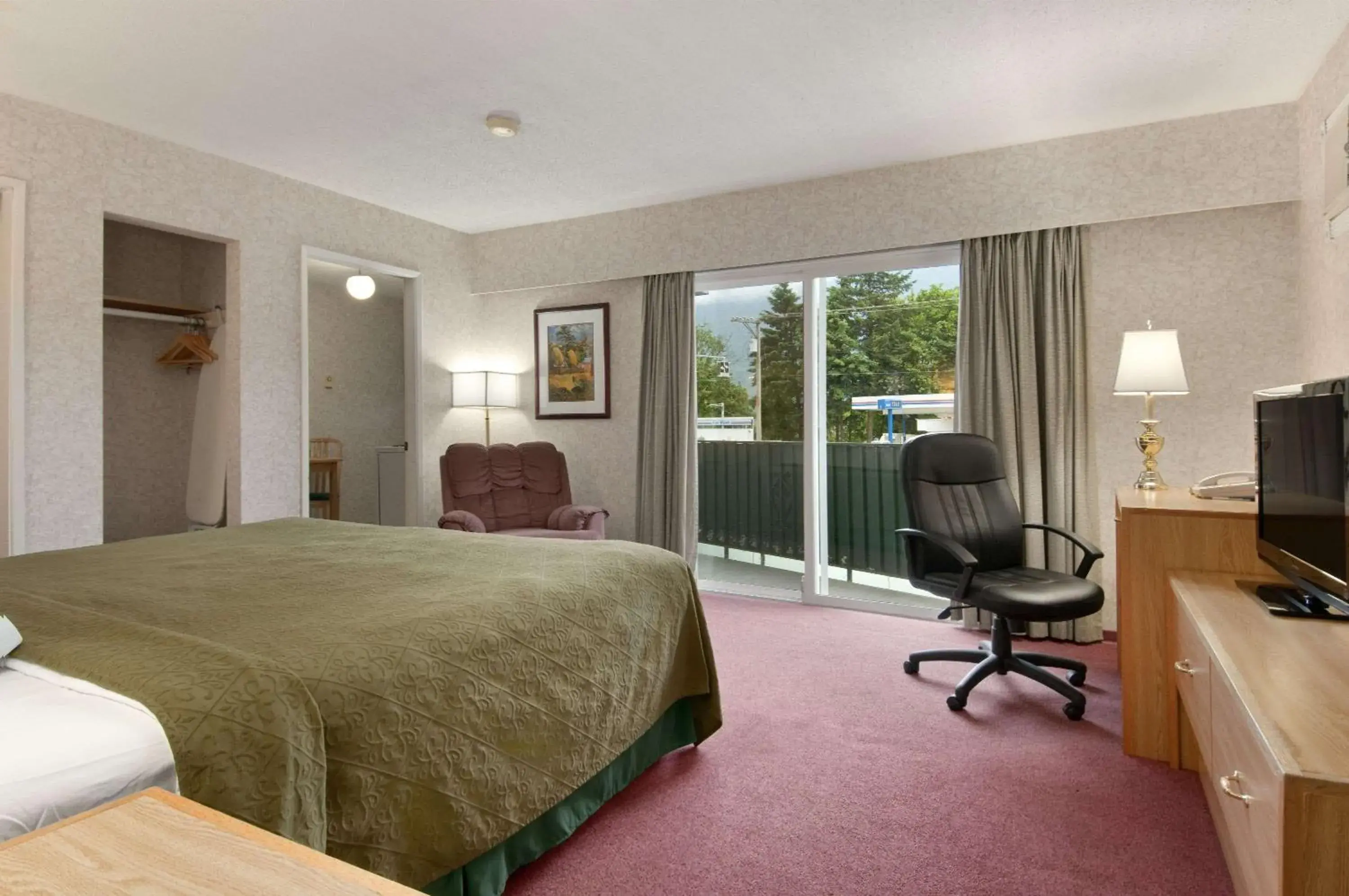 Photo of the whole room, Bed in Travelodge by Wyndham Hope