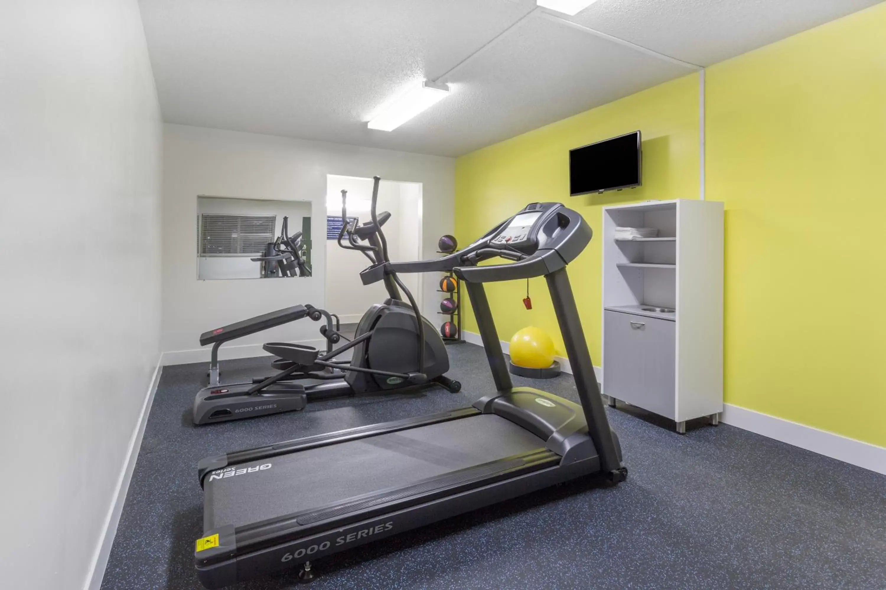 Fitness Center/Facilities in Days Inn by Wyndham Paxton