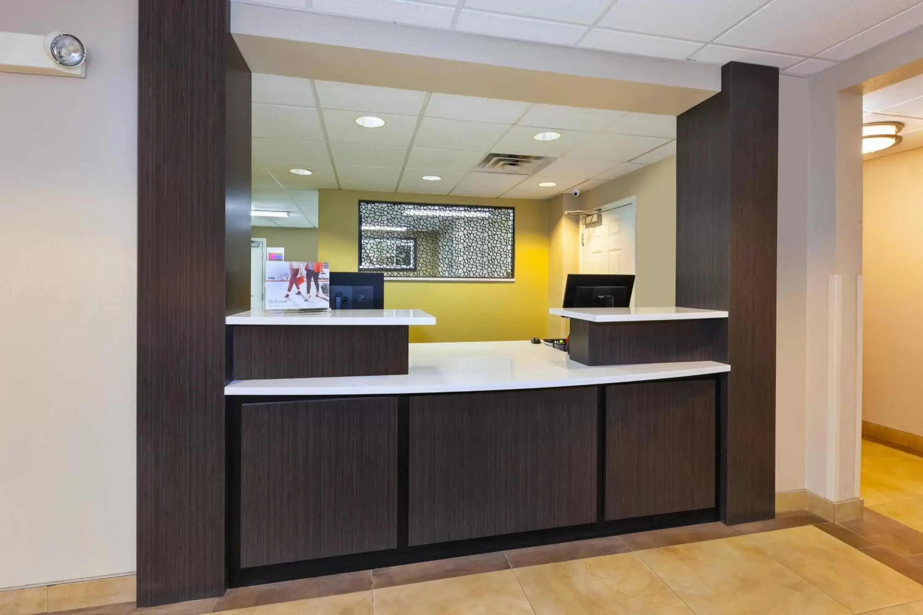 Property building, Lobby/Reception in Candlewood Suites Polaris, an IHG Hotel