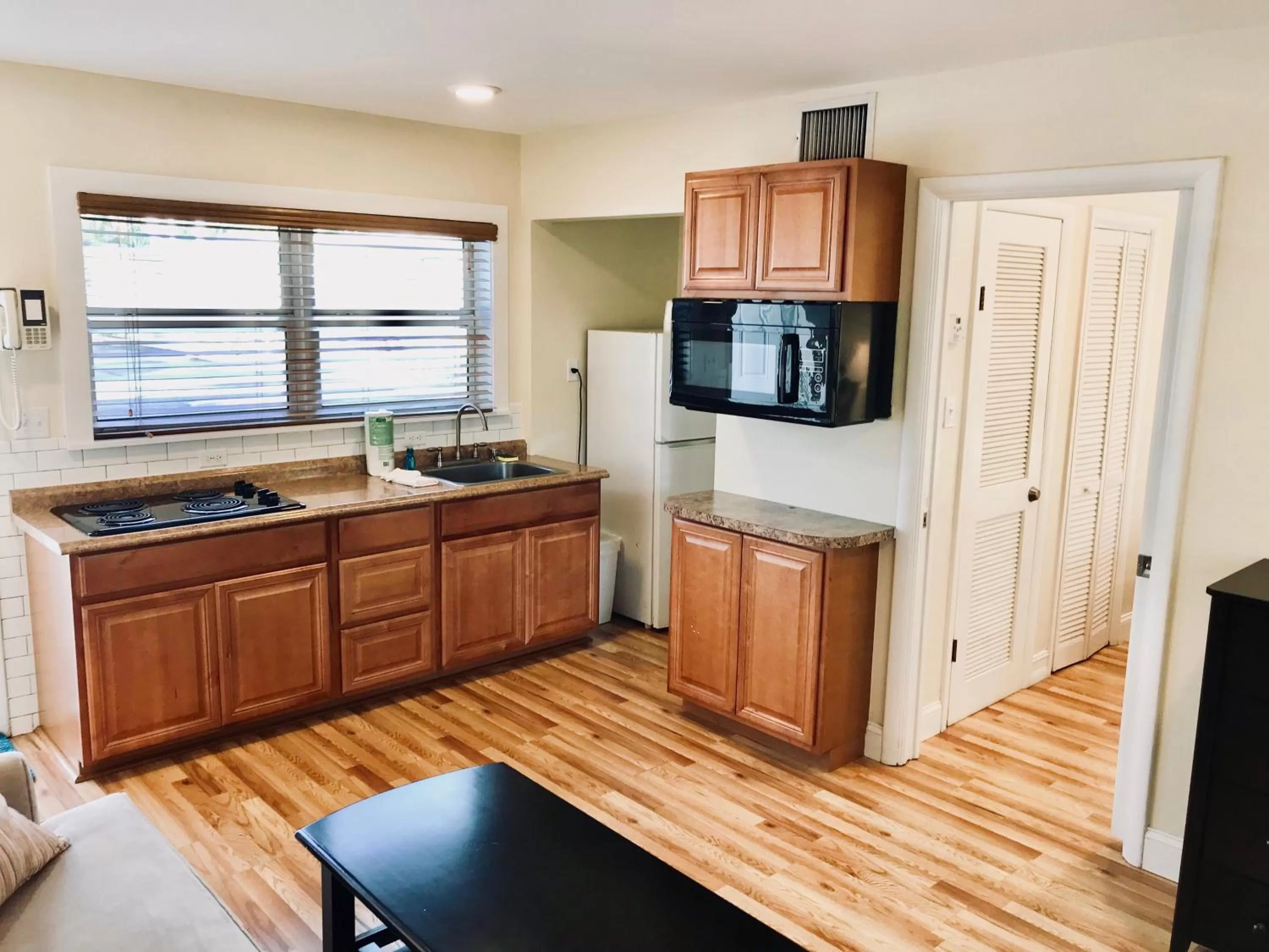Kitchen or kitchenette in Harborside Motel & Marina