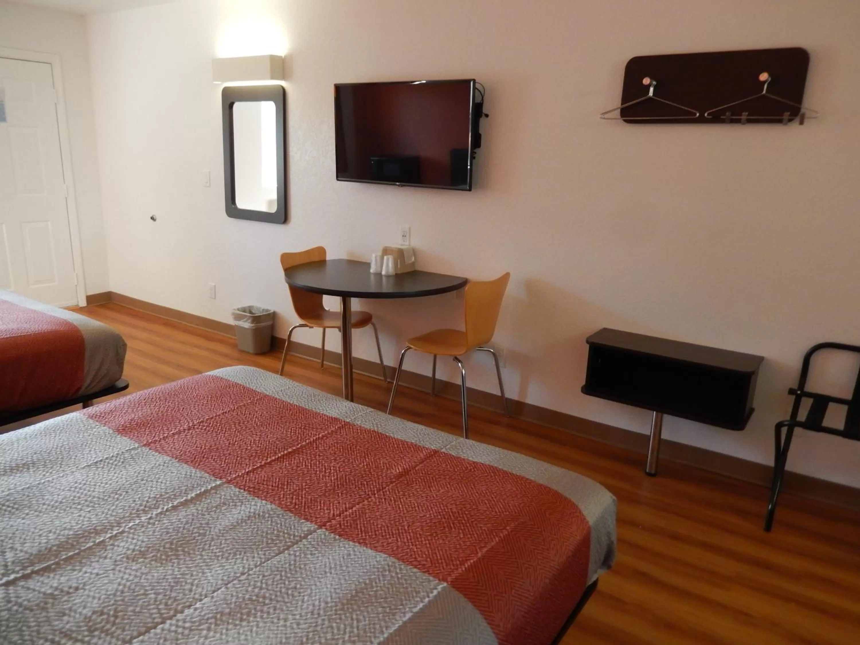 Property building, Bed in Motel 6-Moultrie, GA