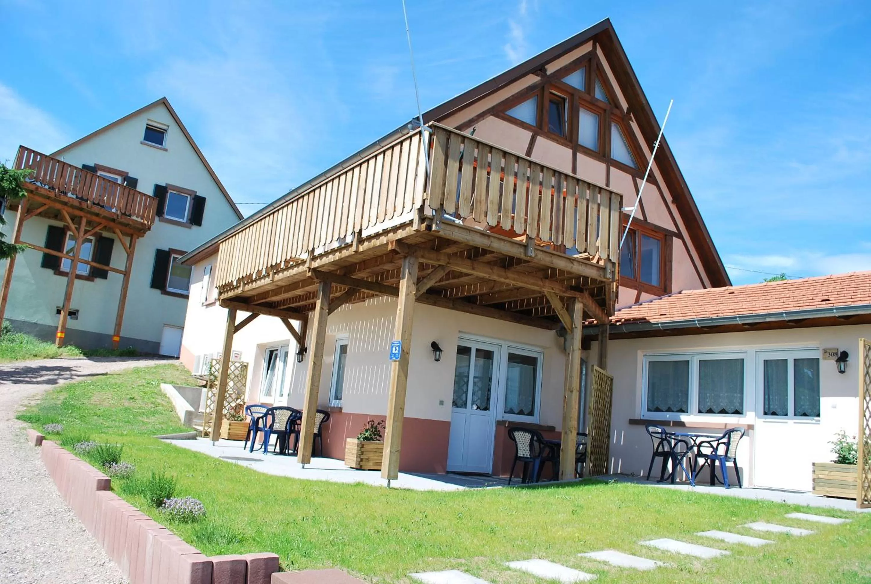 Facade/entrance in Chambres d'hôtes Les vignes
