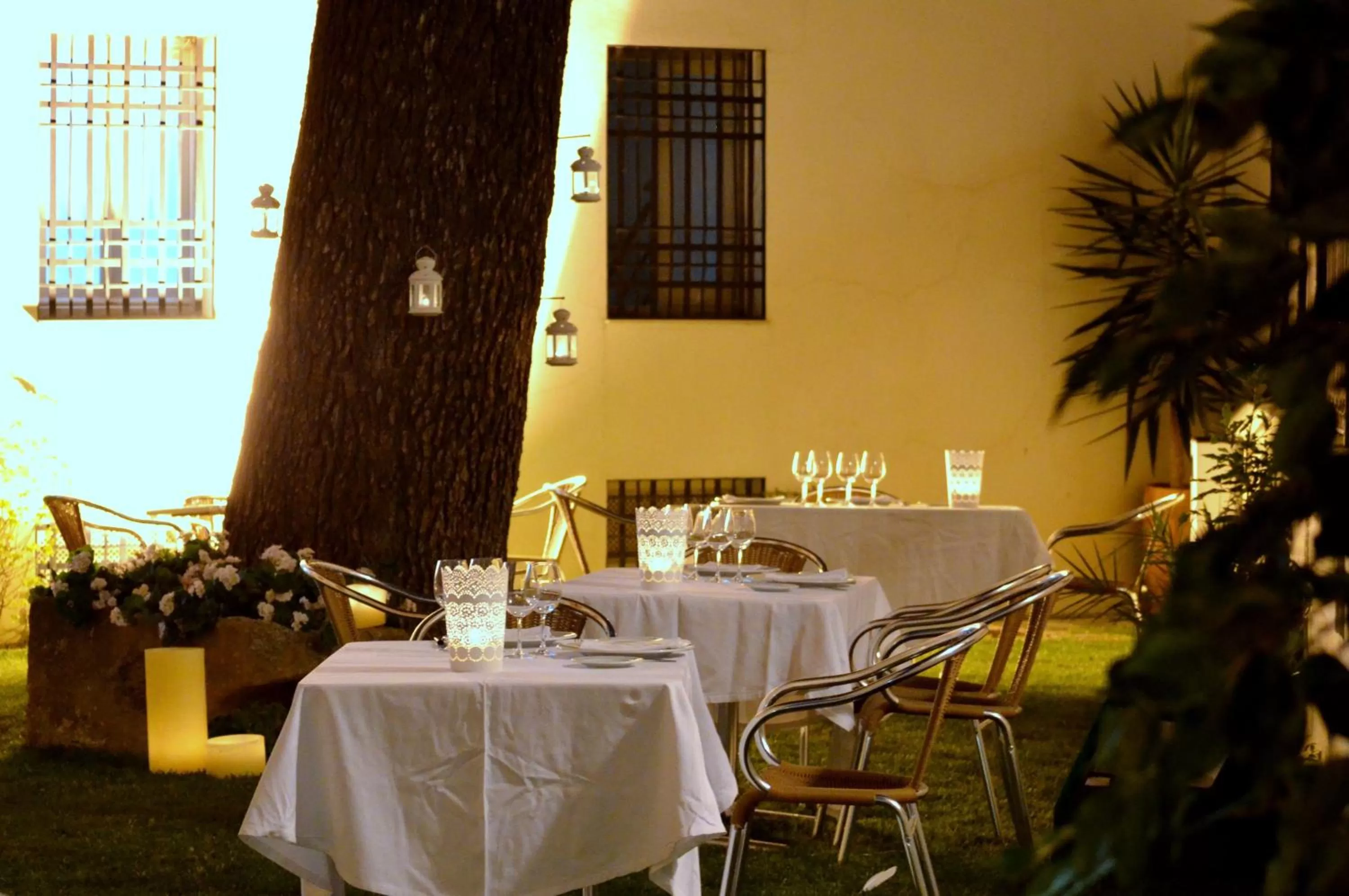 Restaurant/places to eat in Hotel Mirador de Llerena