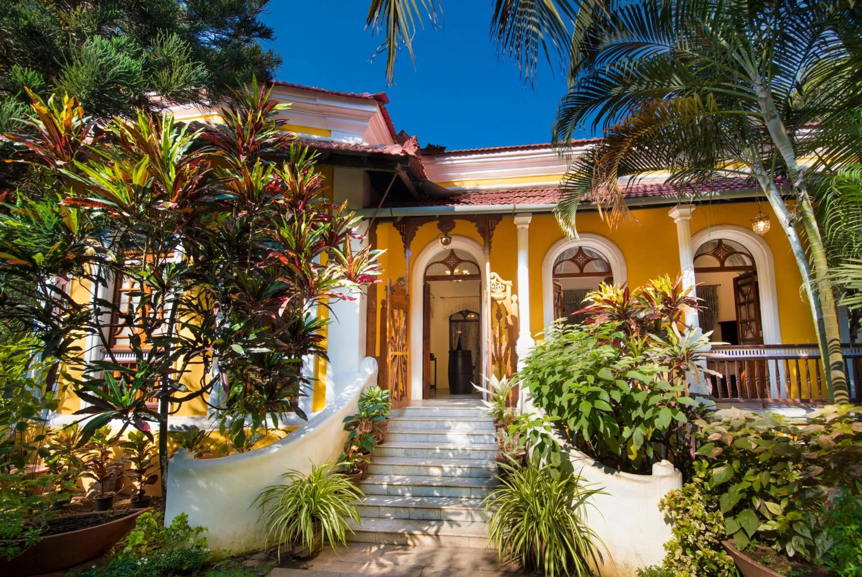 Facade/entrance in ROSASTAYS South Goa