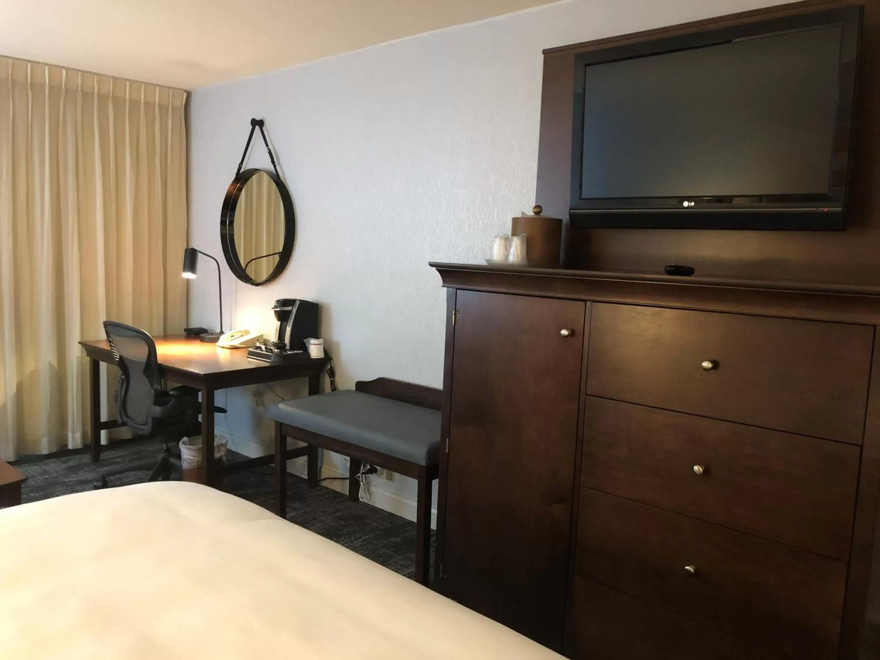 TV and multimedia, TV/Entertainment Center in Crowne Plaza Chicago-Northbrook, an IHG Hotel