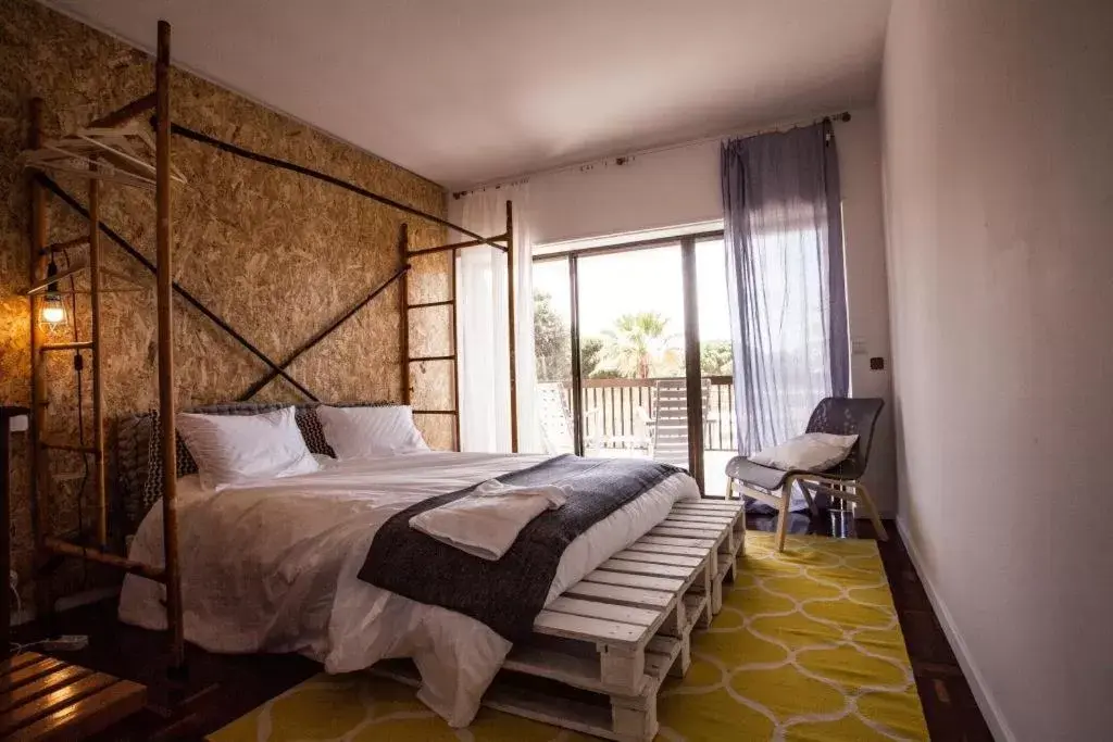 Photo of the whole room, Bed in Lisbon Surf Villa