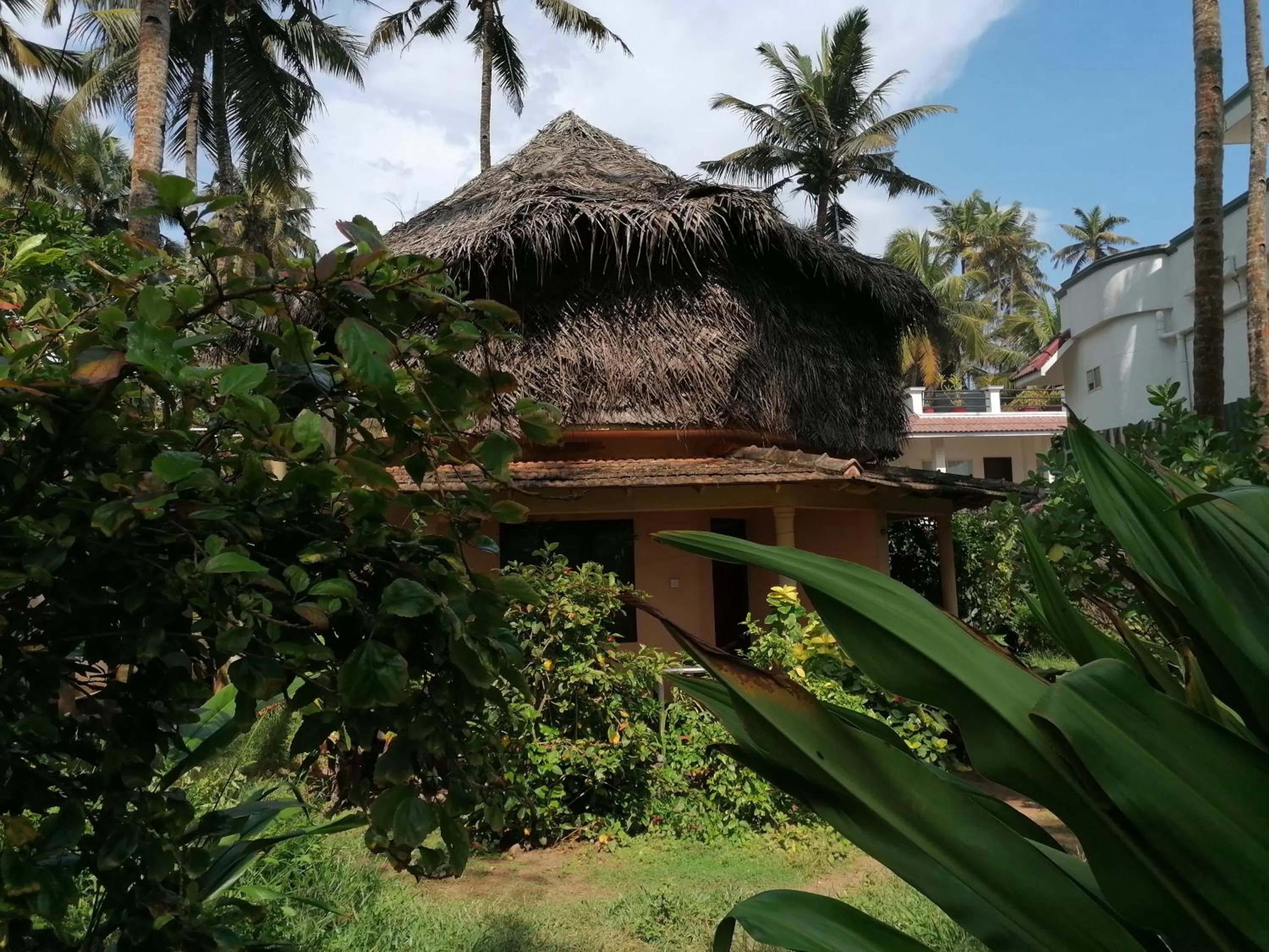 Property building in Sukriti beach Resort