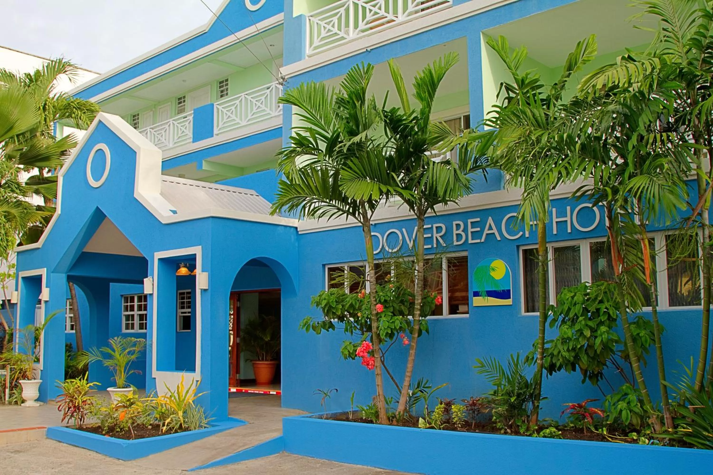 Facade/entrance in Dover Beach Hotel