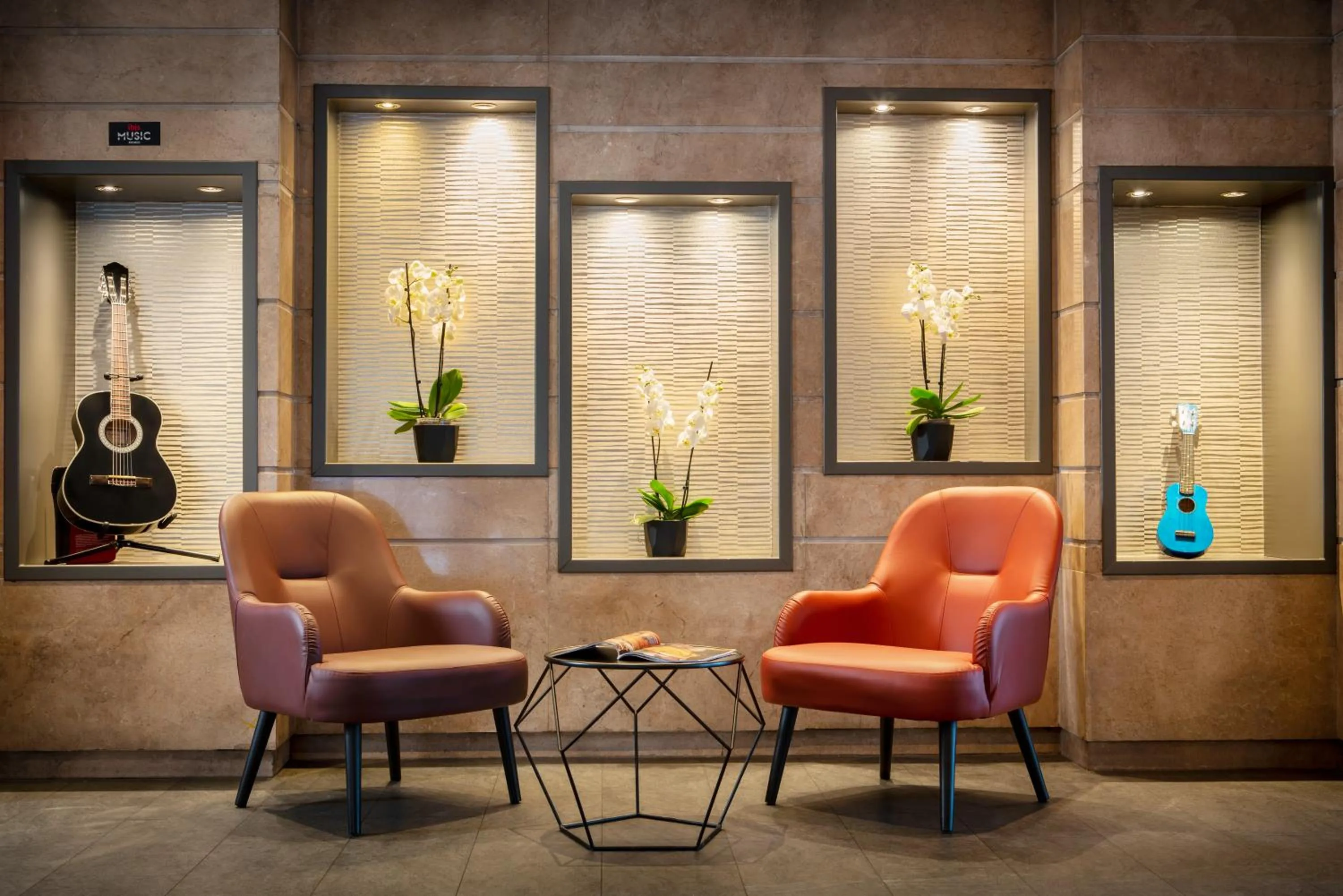 Lobby or reception in ibis Paris porte de Bercy