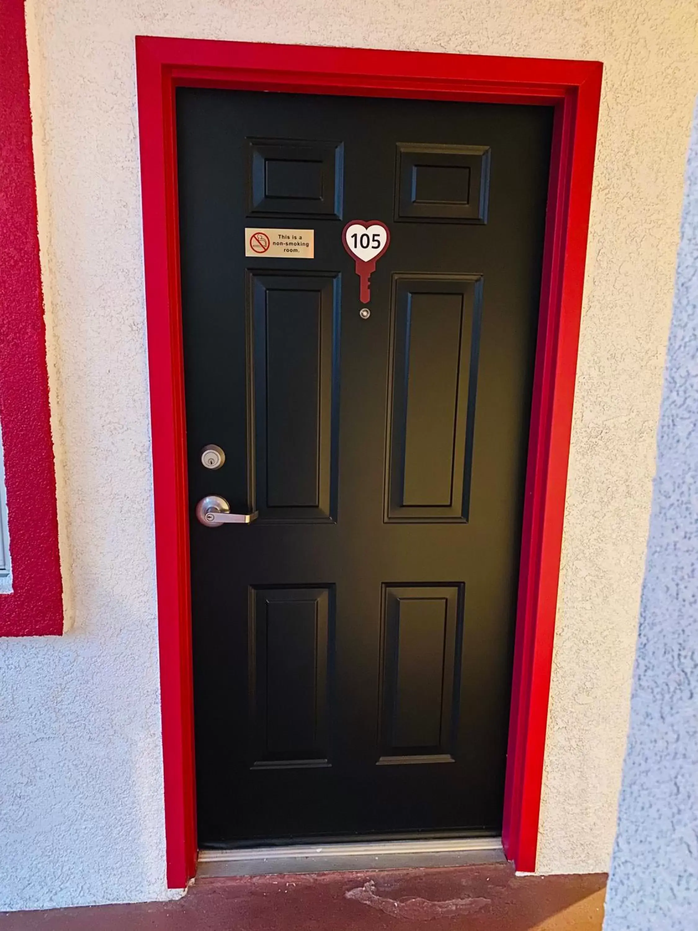 Facade/Entrance in Casa Valentine Inn - Los Angeles