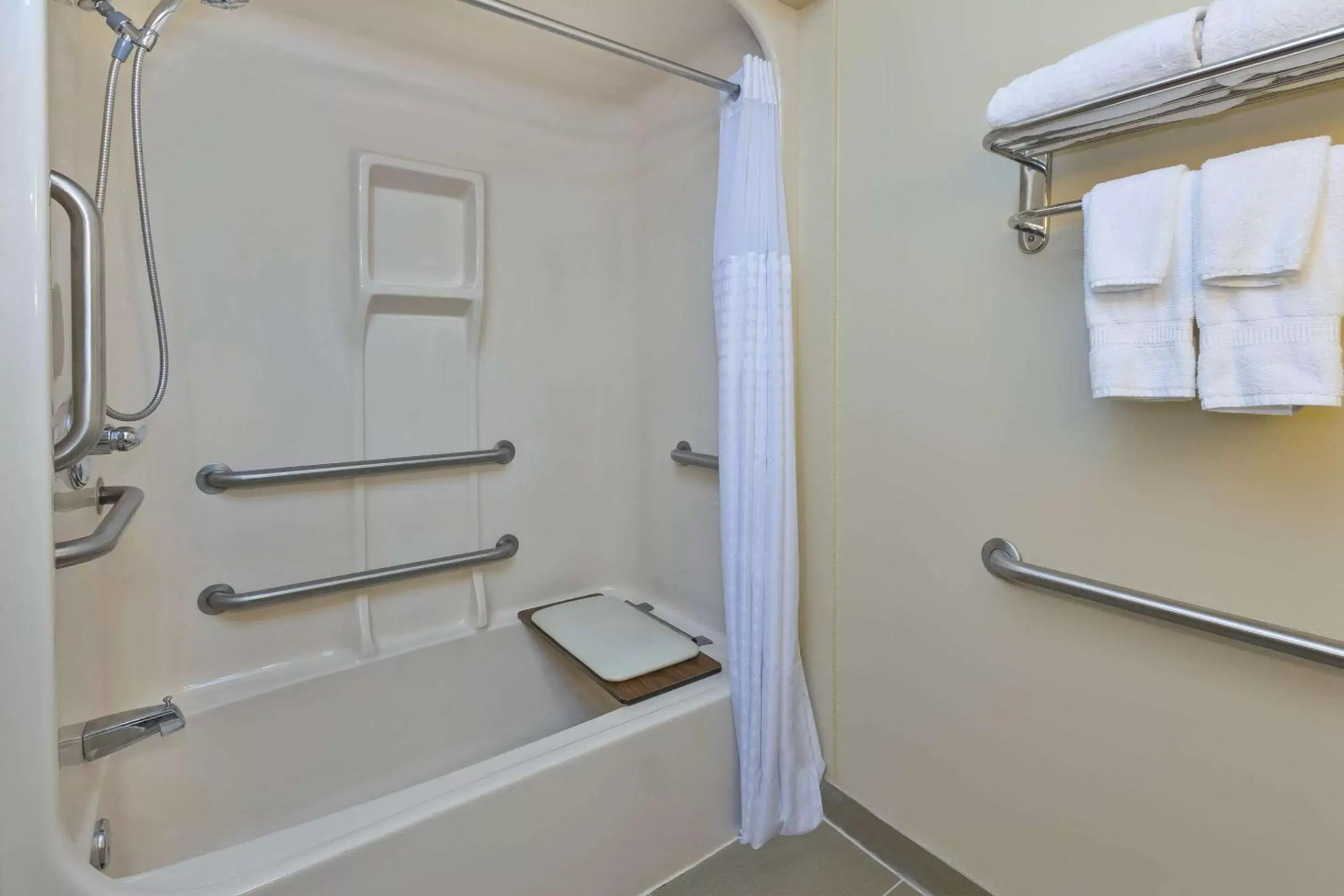 Bedroom, Bathroom in Comfort Inn & Suites Taylor