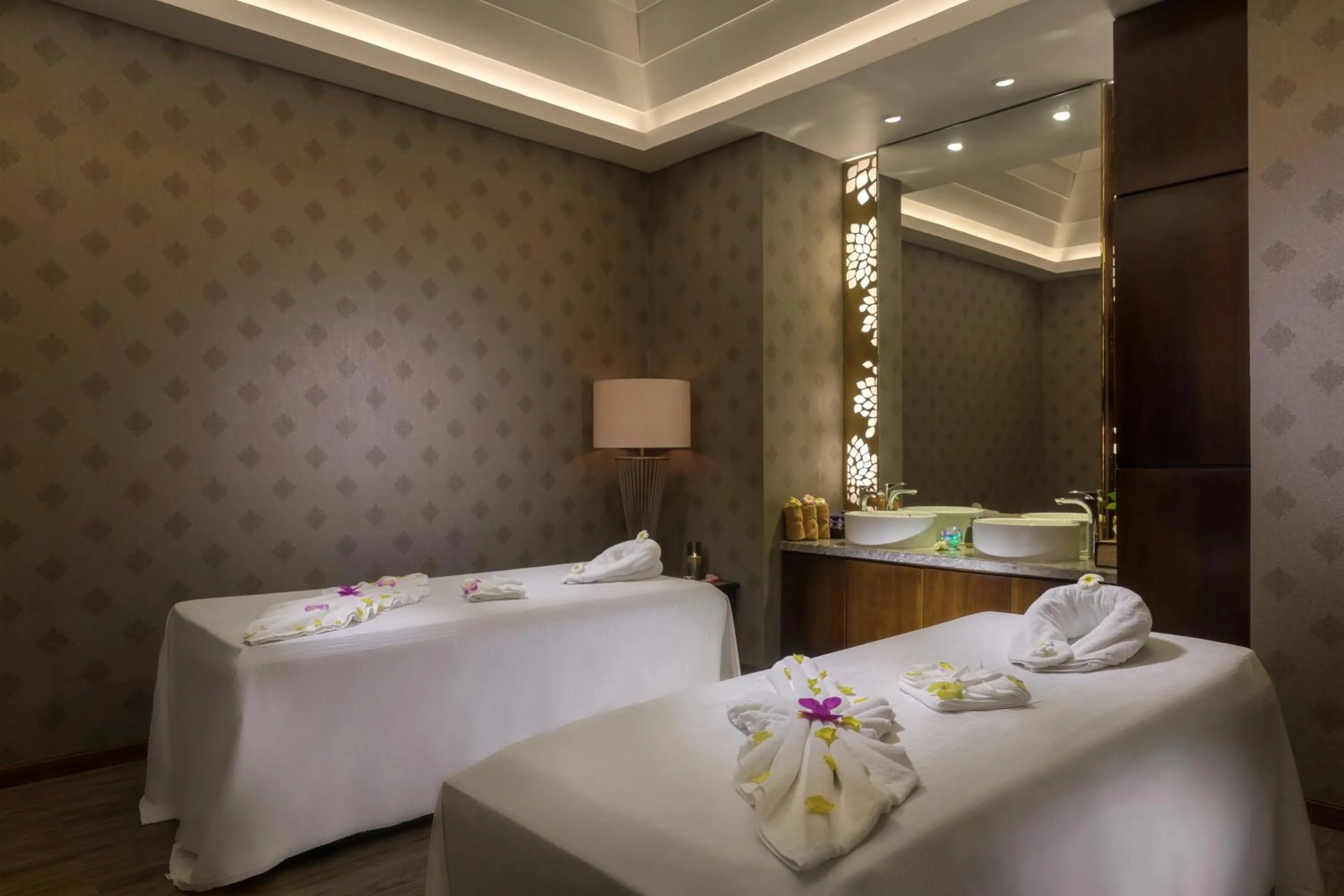 Massage in Best Western Green Hill Hotel