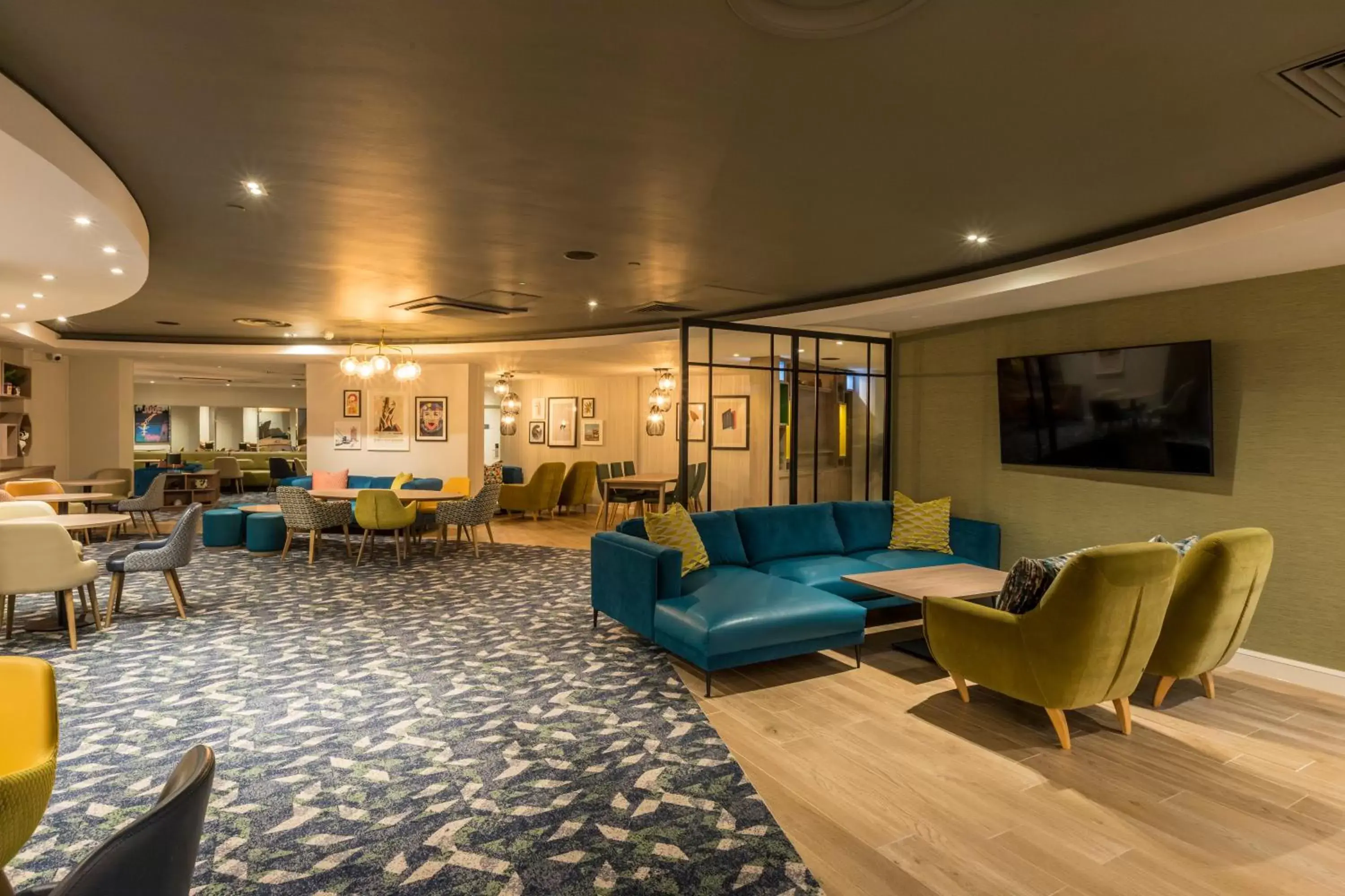 Lounge or bar, Lobby/Reception in Holiday Inn London - Regent's Park, an IHG Hotel