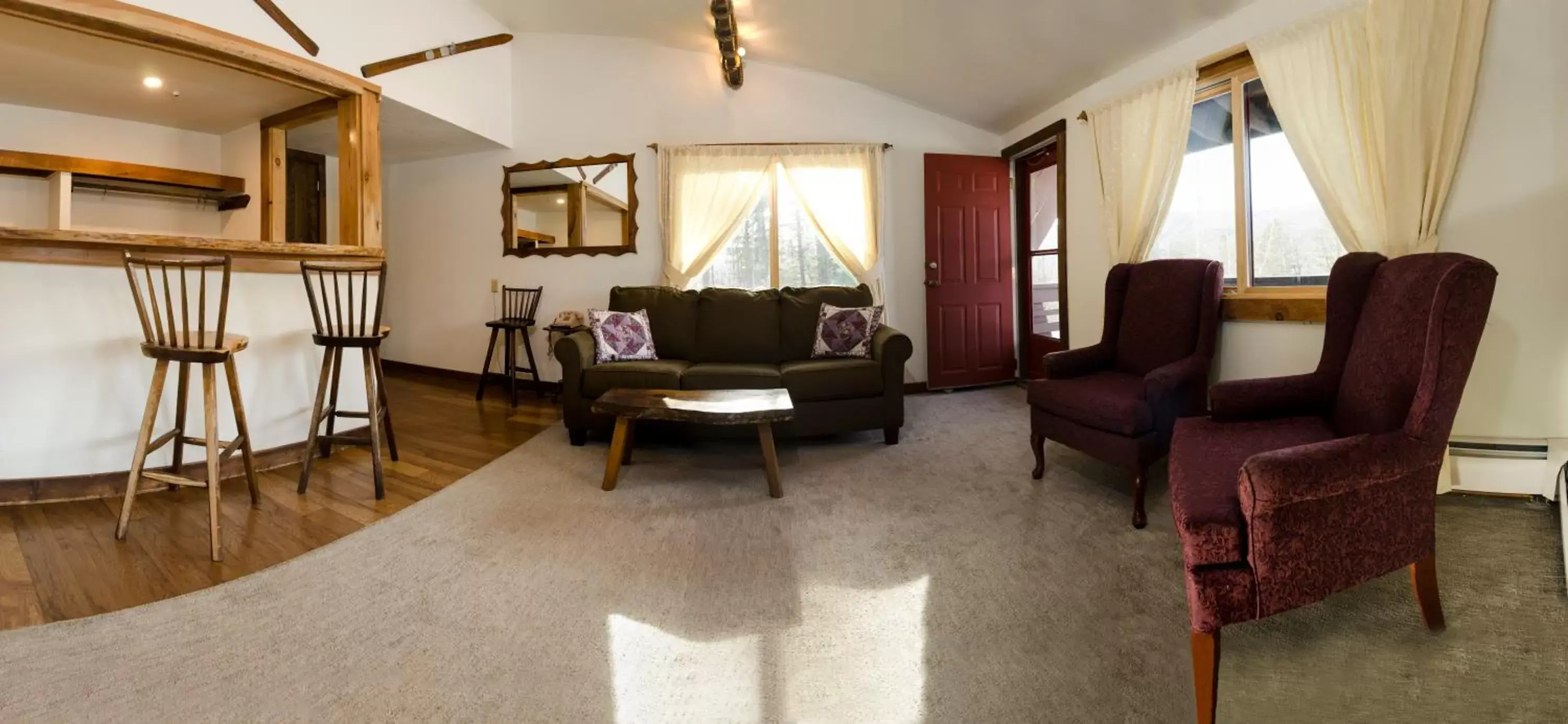 Living room, Seating Area in Summit Lodge