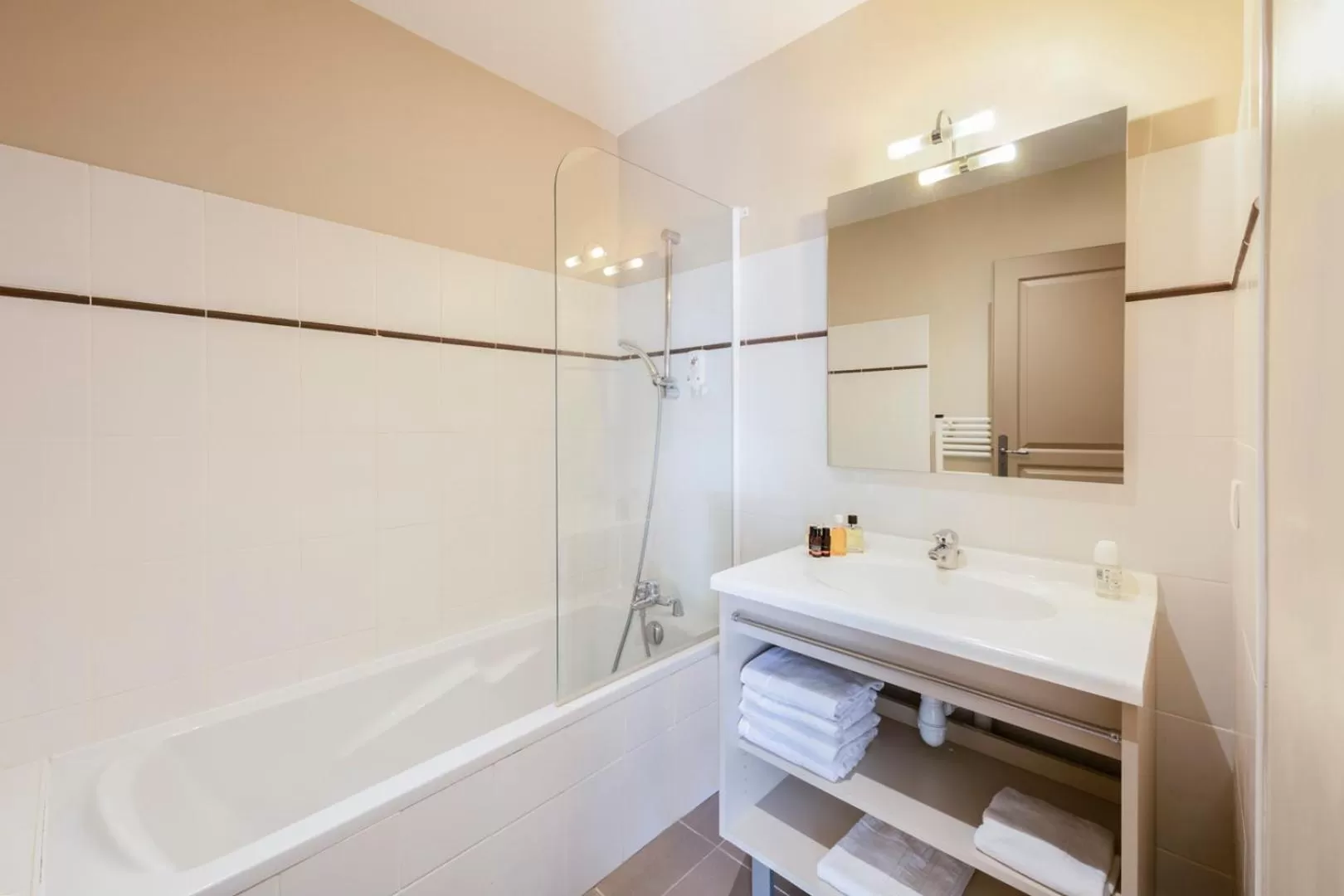 Bathroom in Garden & City Mont-Ventoux Malaucène