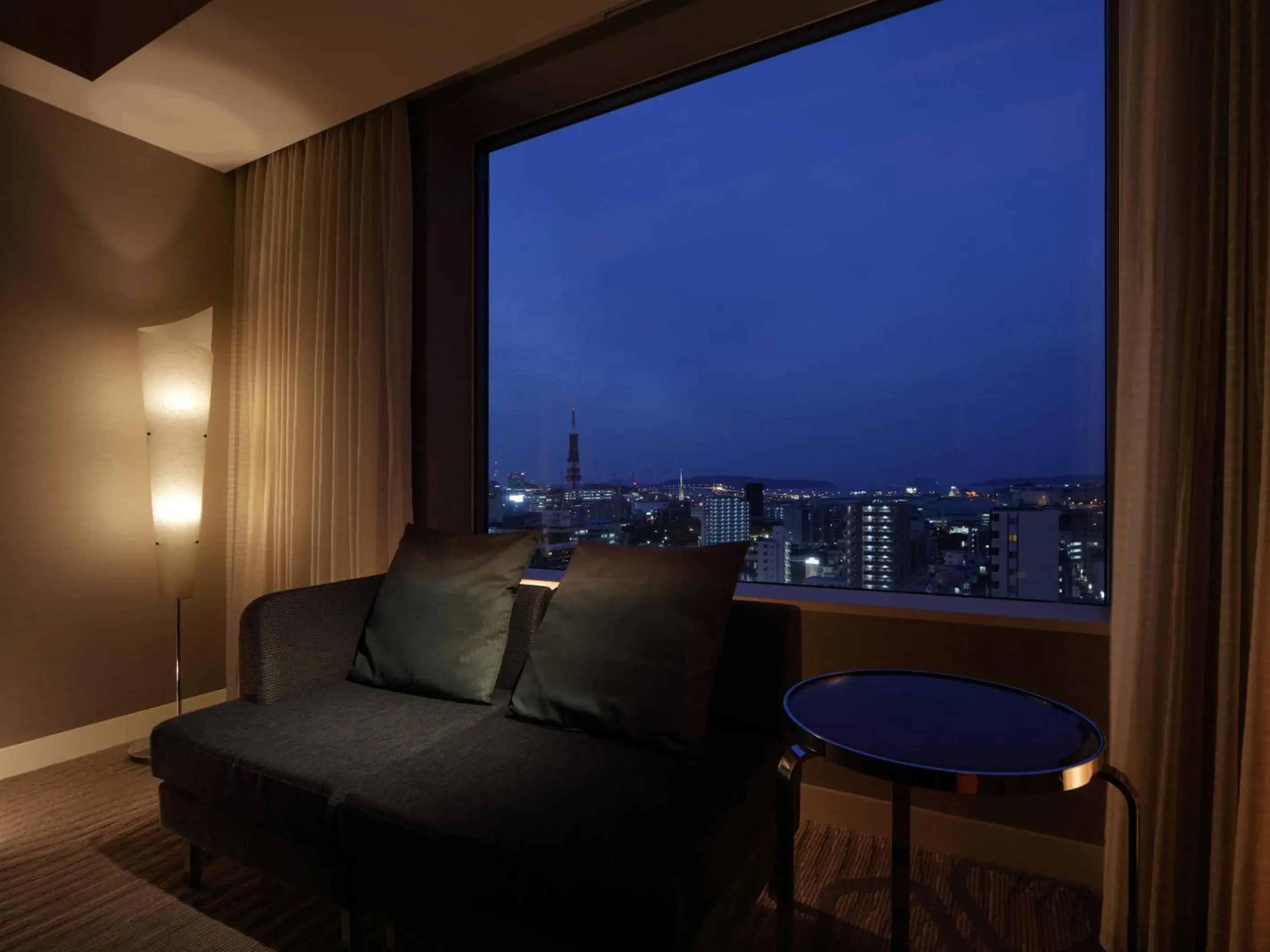 Photo of the whole room, Seating Area in Hotel Okura Fukuoka