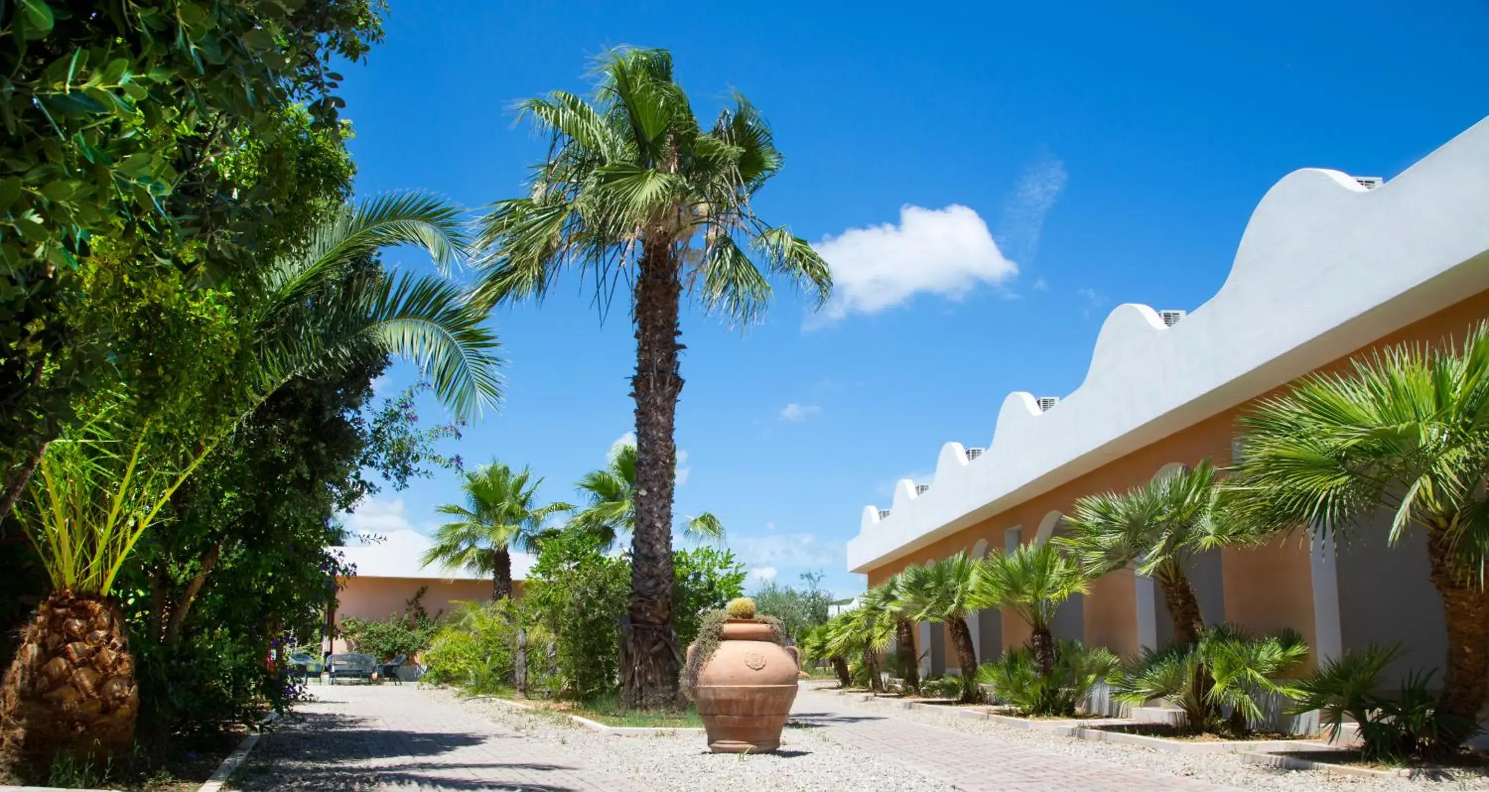 Facade/entrance in Garden Hotel Ripa