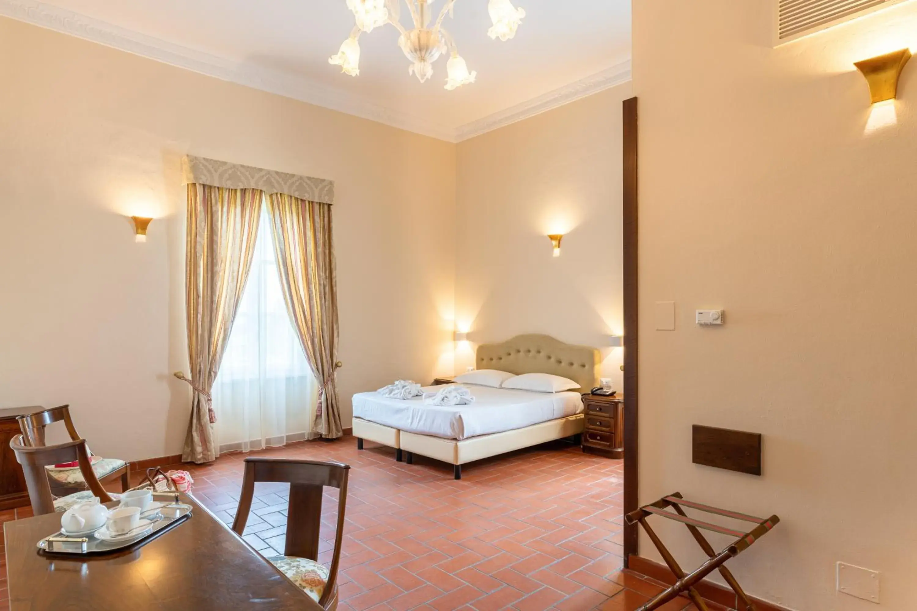 Photo of the whole room, Bed in Hotel Villa San Michele