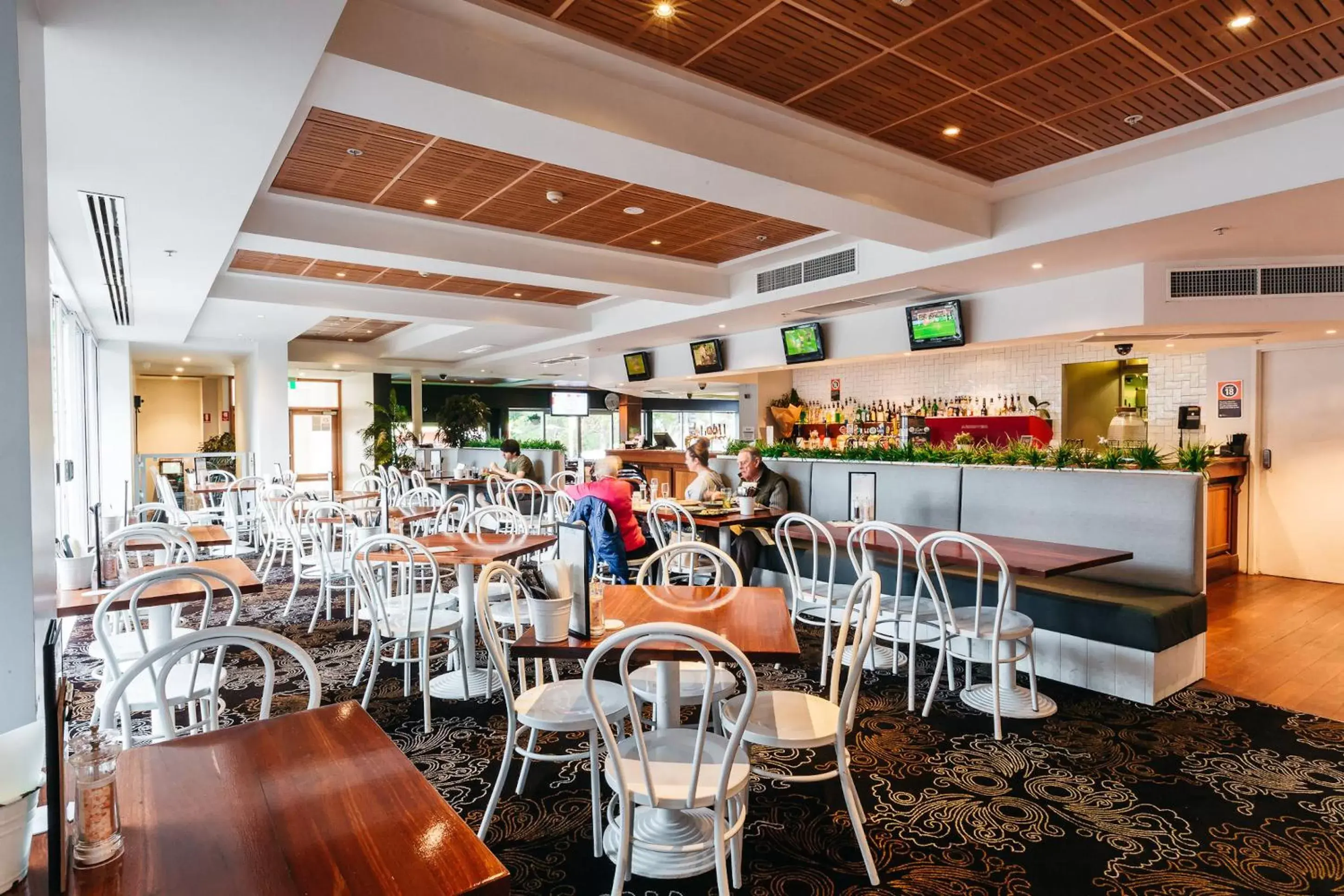 Restaurant/Places to Eat in Coniston Hotel Wollongong