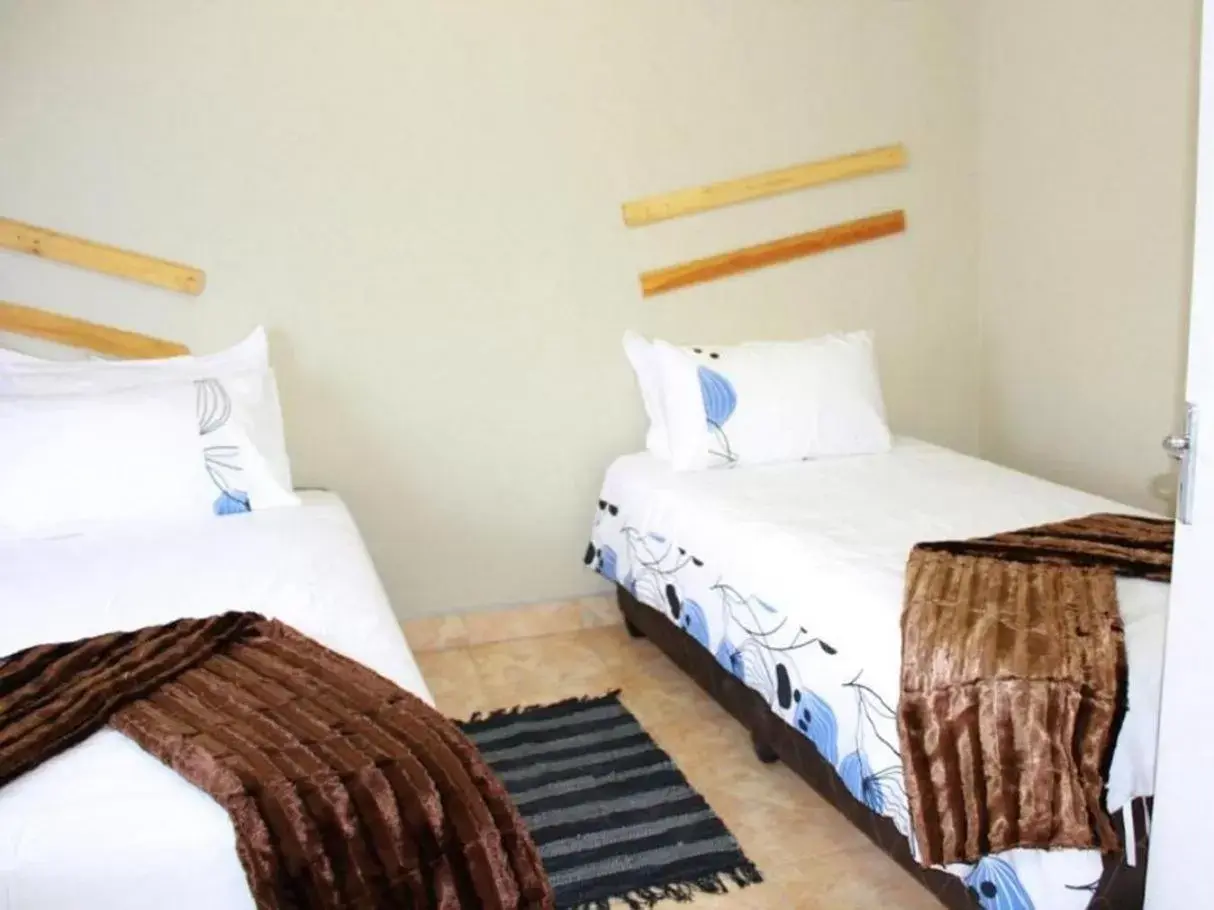 Standard Twin Room in Abenab Lodge & Tours cc Standard Twin Room in Abenab Lodge & Tours cc