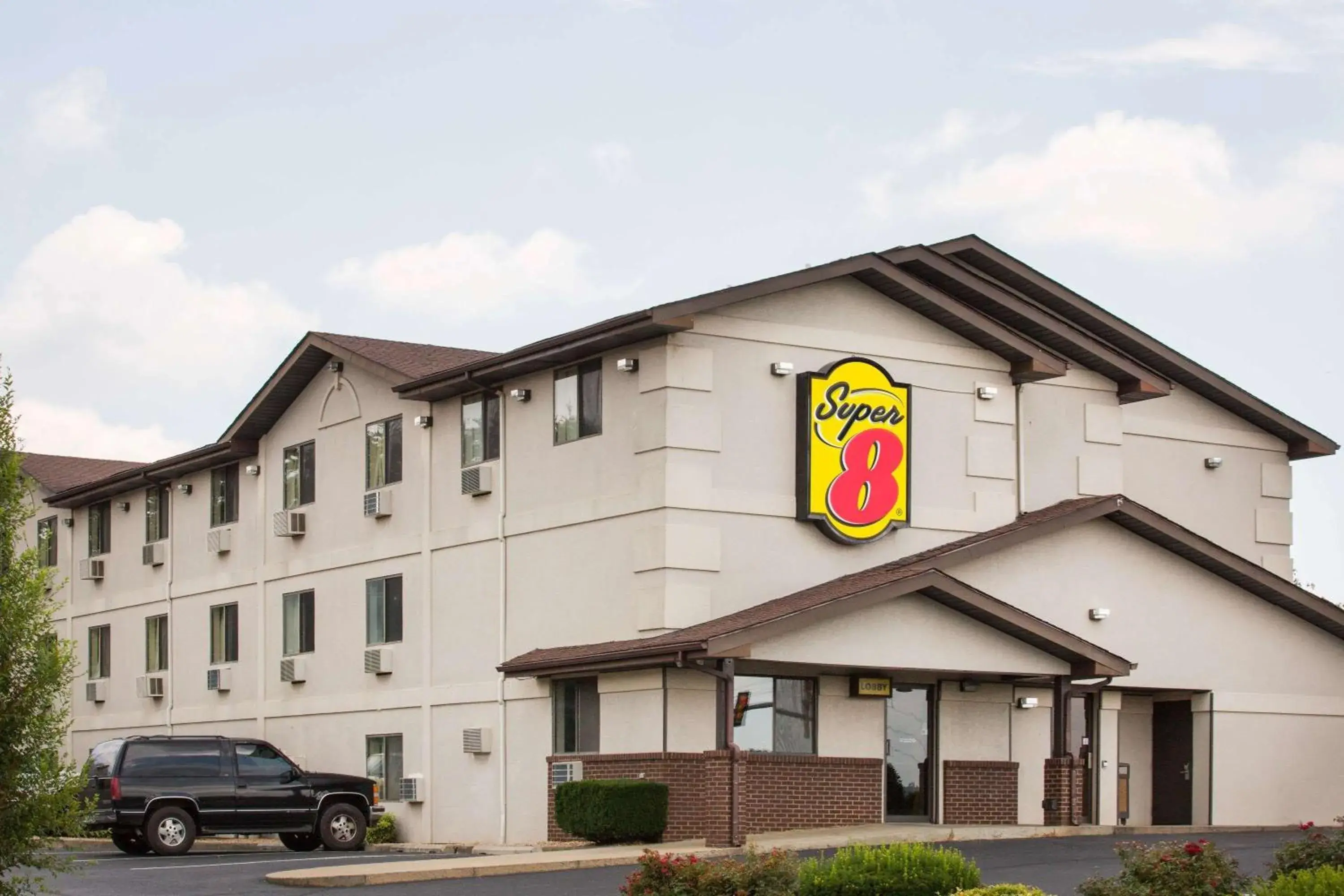 Property Building in Super 8 by Wyndham Lexington VA