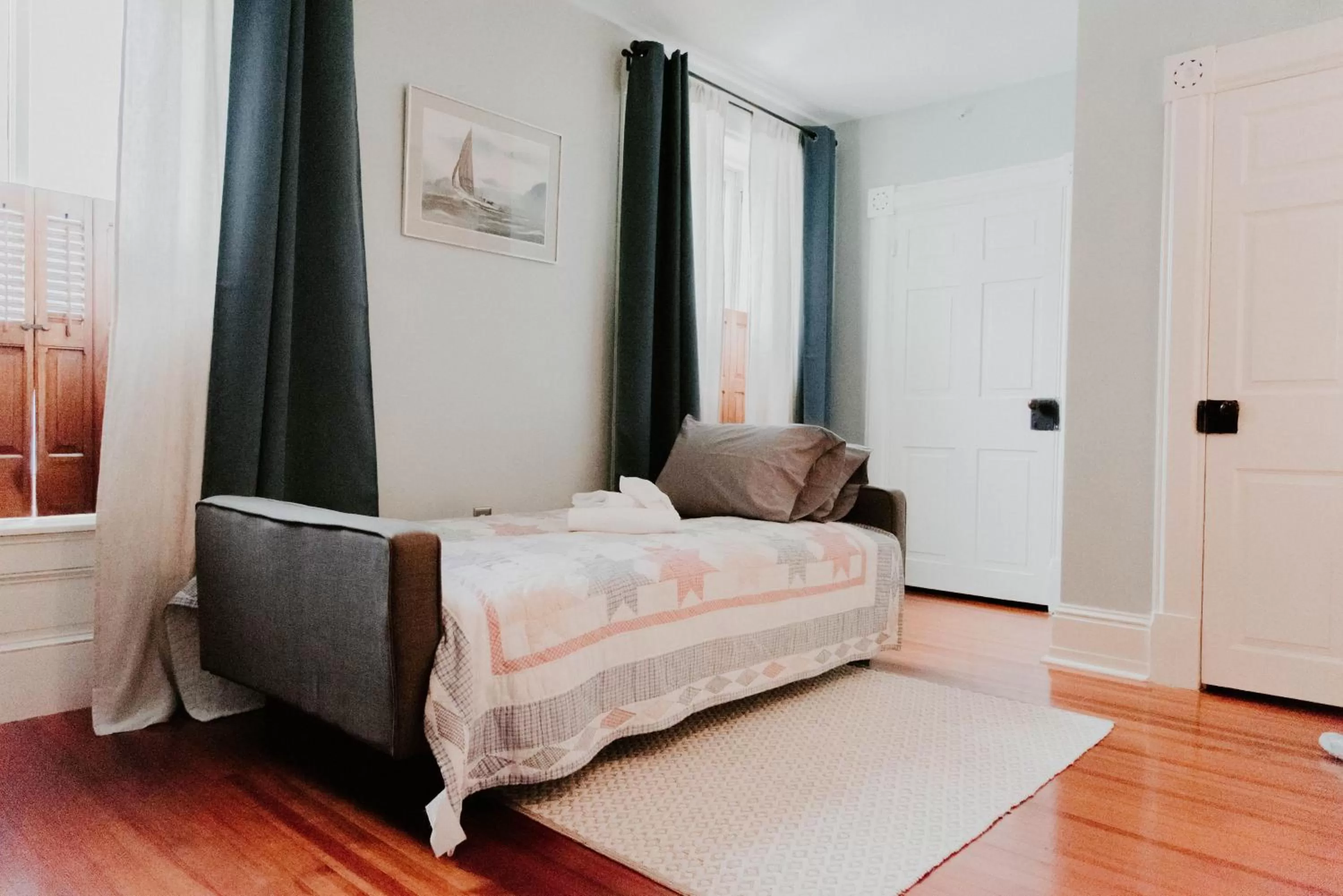 Bed in Georges on York B&B