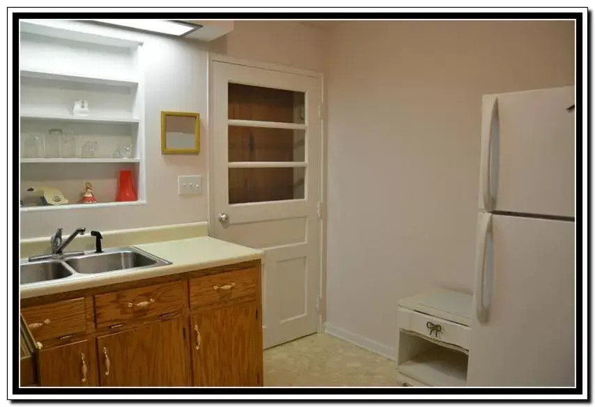 Kitchen or kitchenette, Kitchen/Kitchenette in The Cardinal Inn