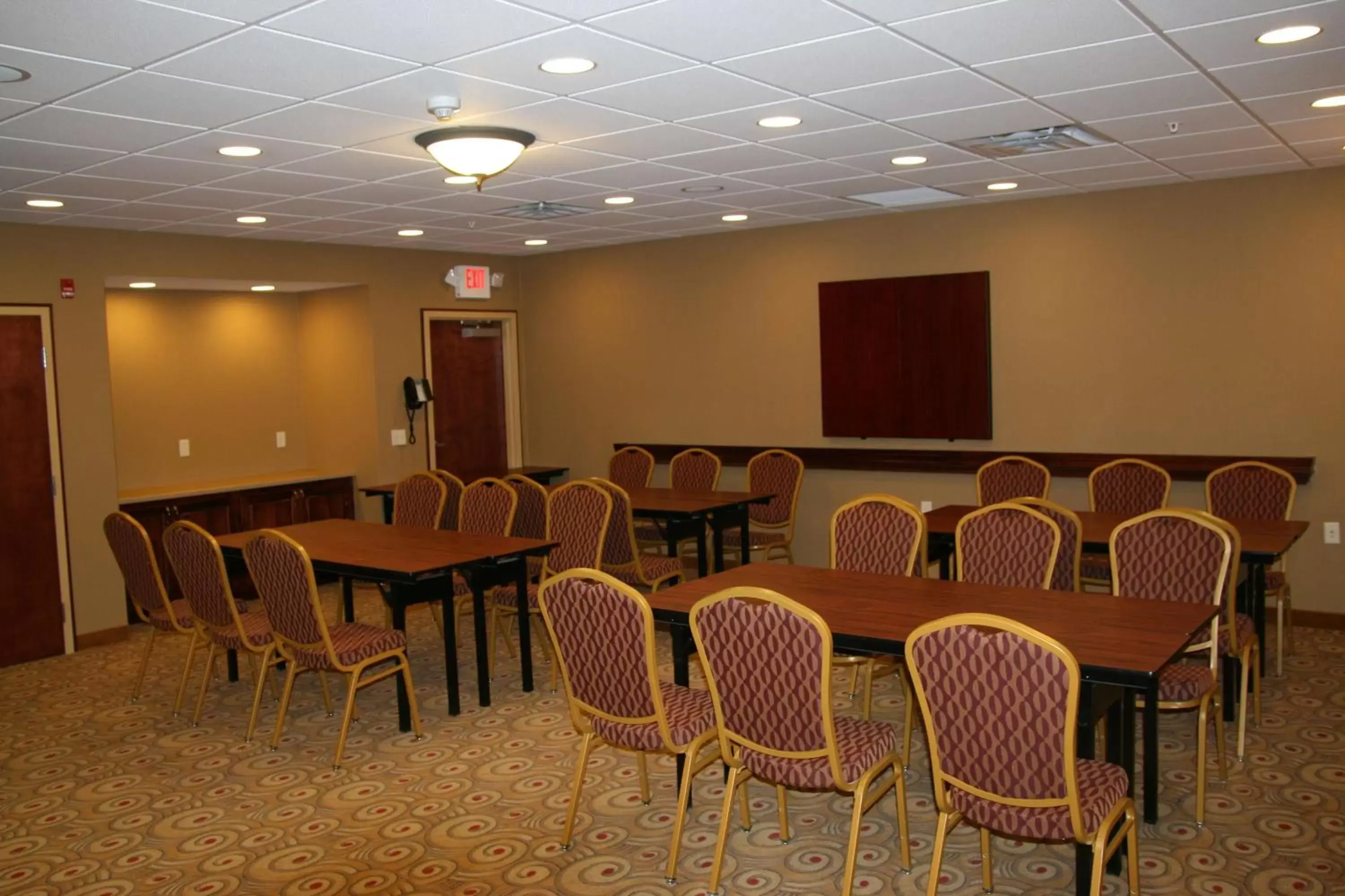 Meeting/conference room in Hampton Inn & Suites Brookings